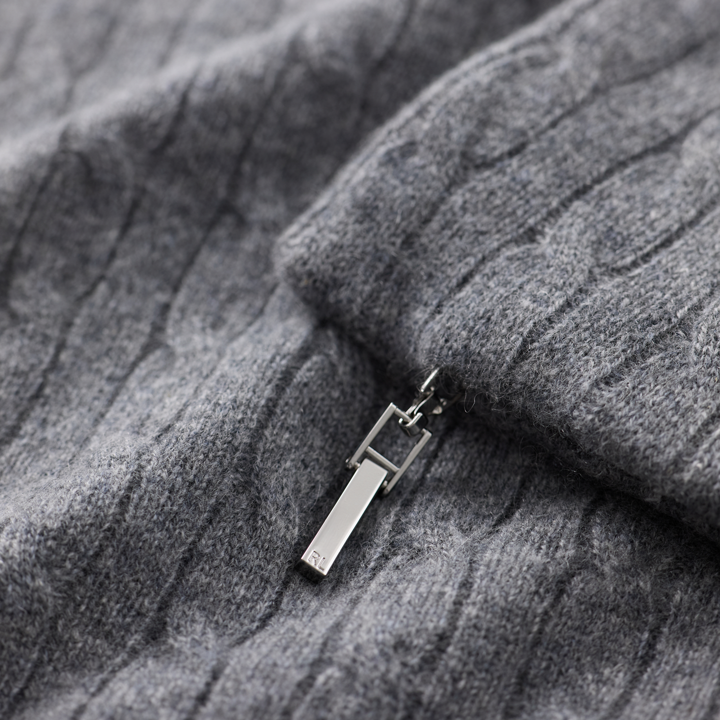 Ralph Lauren Iconic Cable Cashmere Travel Gift Set, цвет: Угольный — фото 2