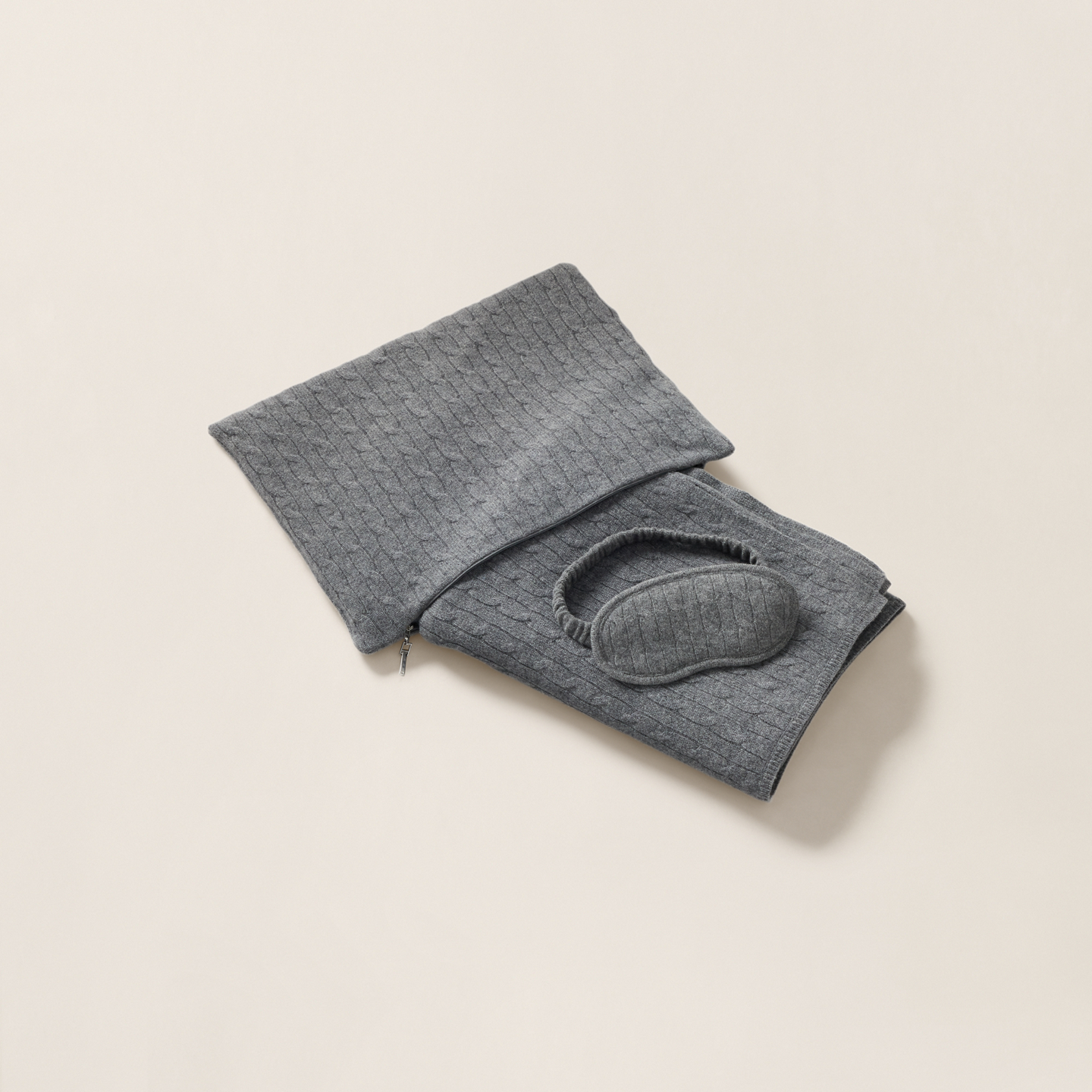 Ralph Lauren Iconic Cable Cashmere Travel Gift Set, цвет: Угольный — фото 3