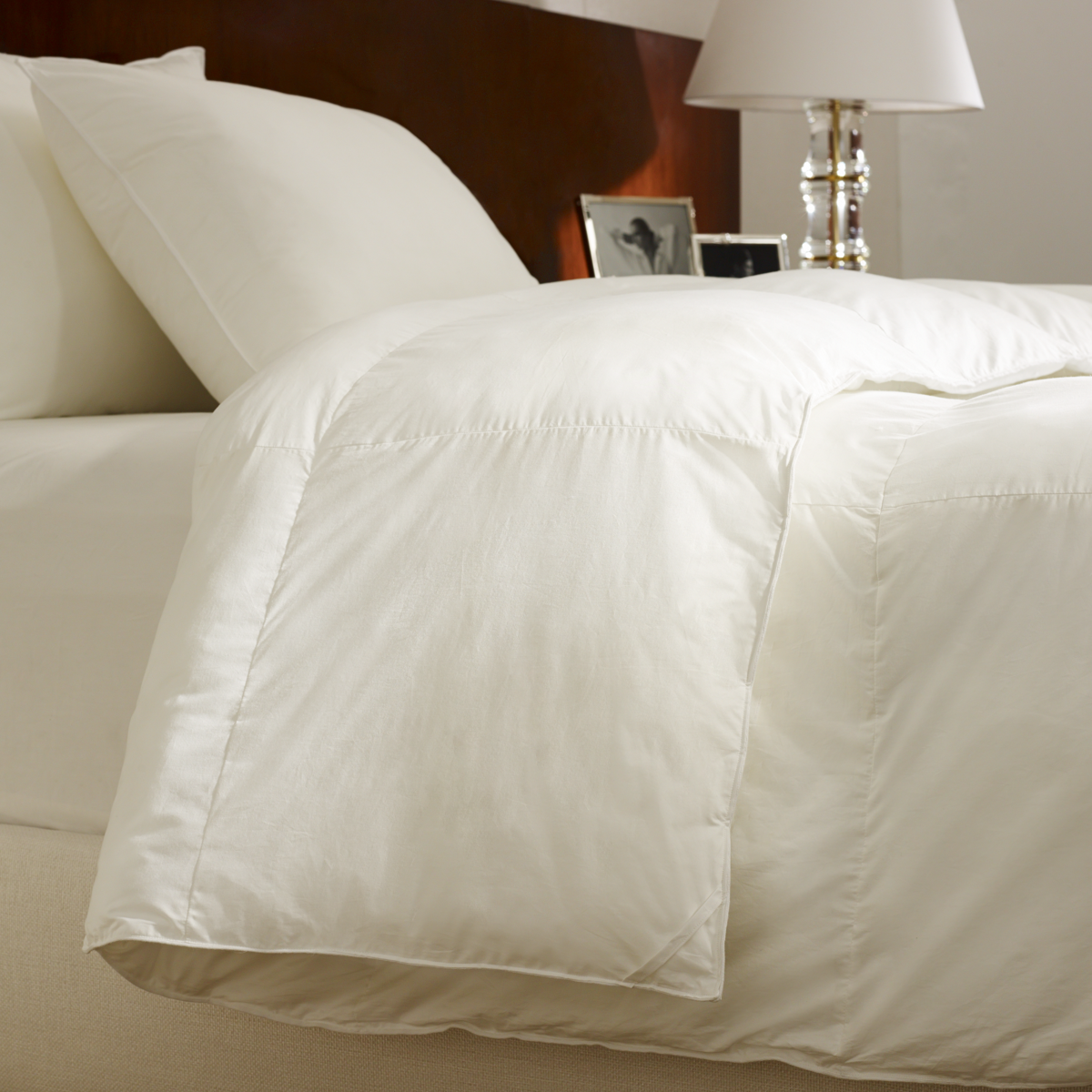 Lauren Ralph Lauren Medium Weight White Down on sale King Comforter