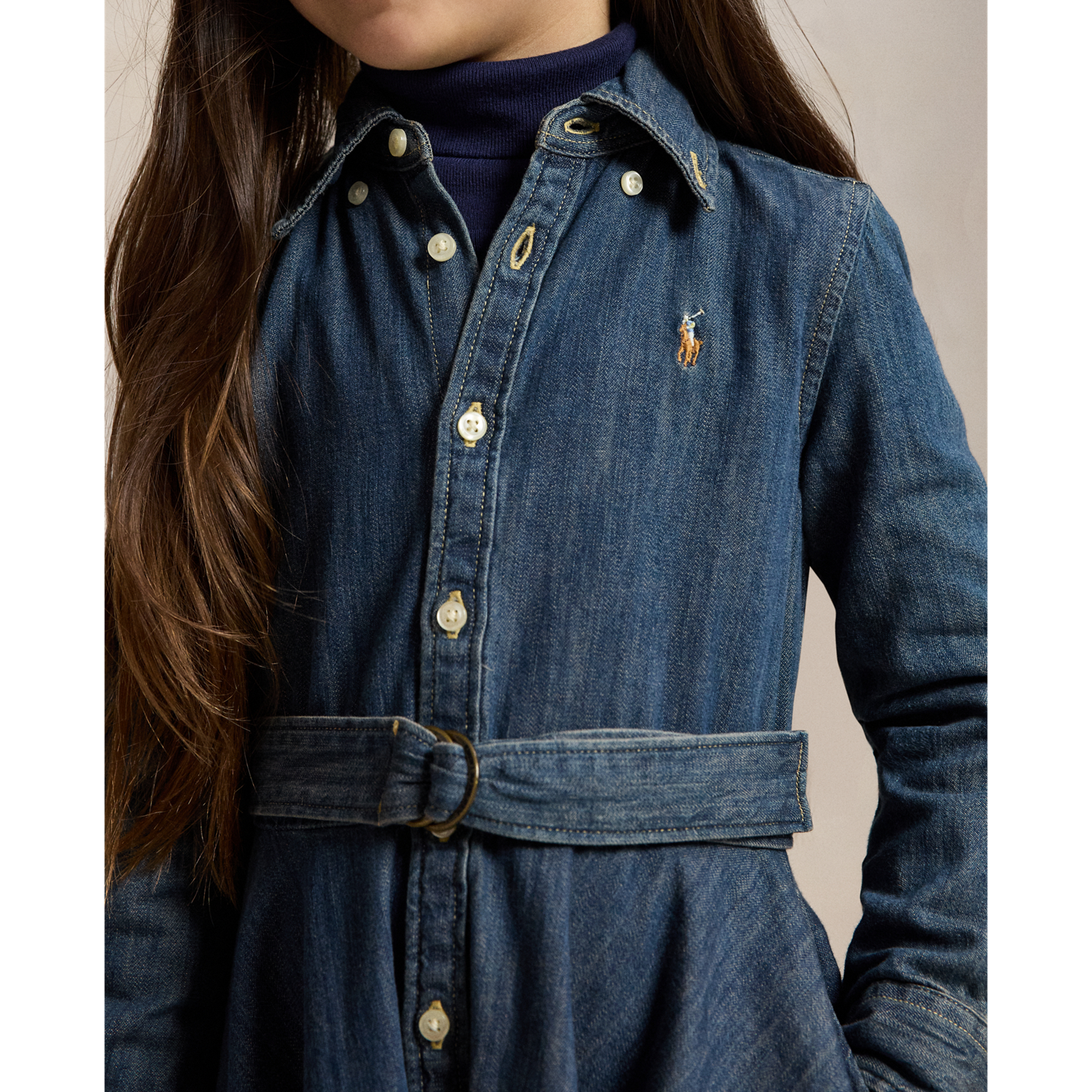 Детское джинсовое платье-рубашка Ralph Lauren из хлопка с поясом, цвет: Индиго — фото 3