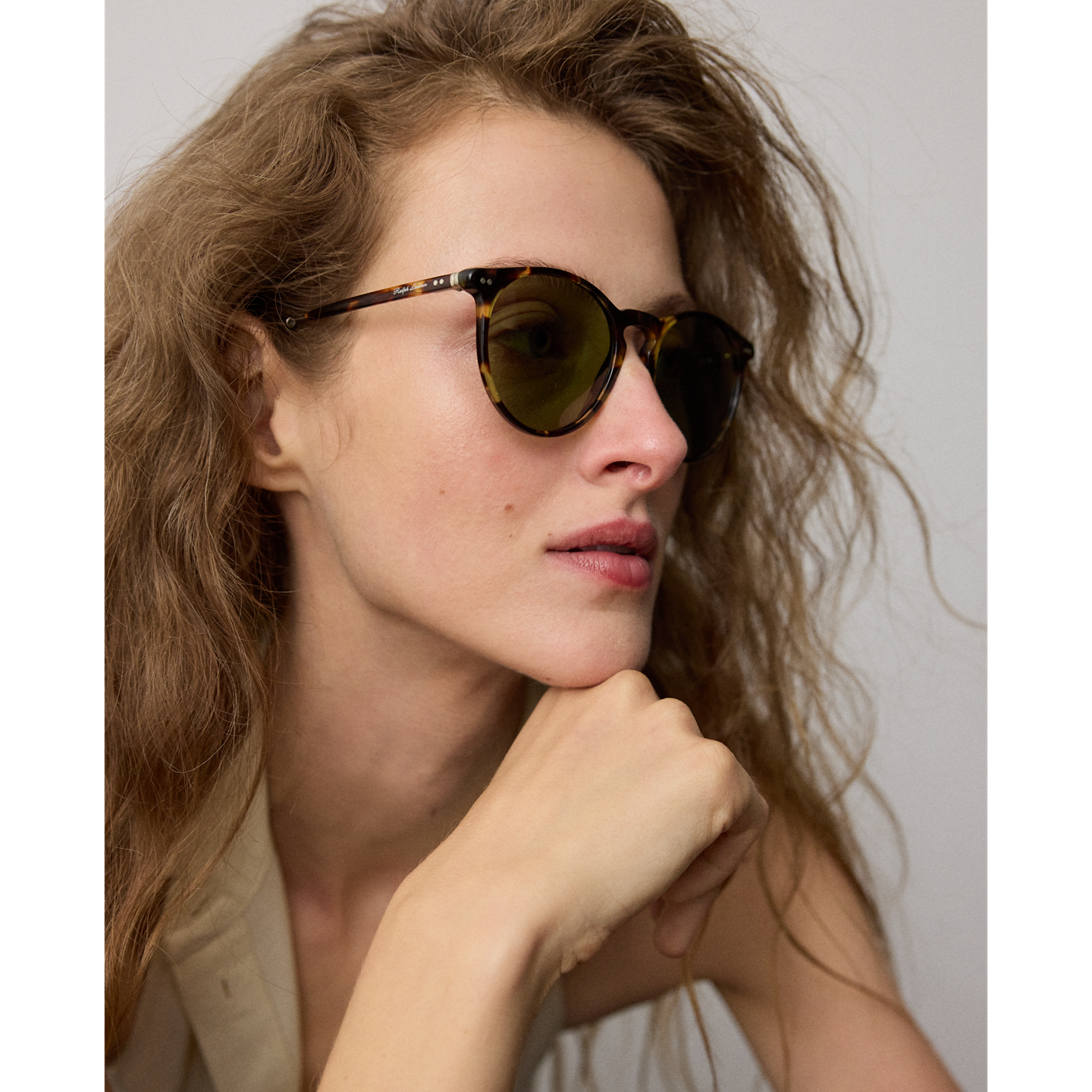 Женские солнцезащитные очки Ralph Lauren Heritage Round Sunglasses, цвет: Блестящий состаренный гавана — фото 3