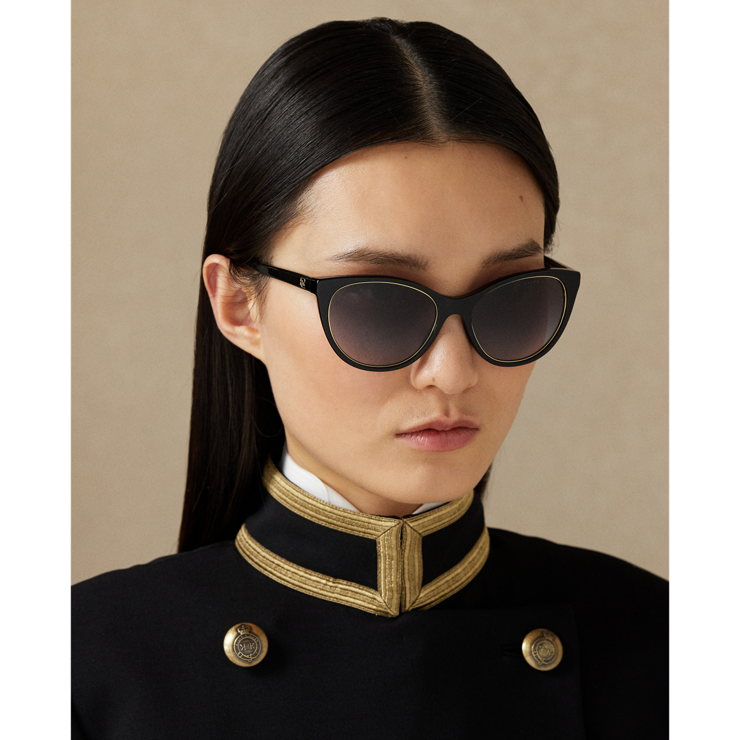 Женские солнцезащитные очки Ralph Lauren RL Cat-Eye Sunglasses, цвет: Блестящий чёрный — фото 3