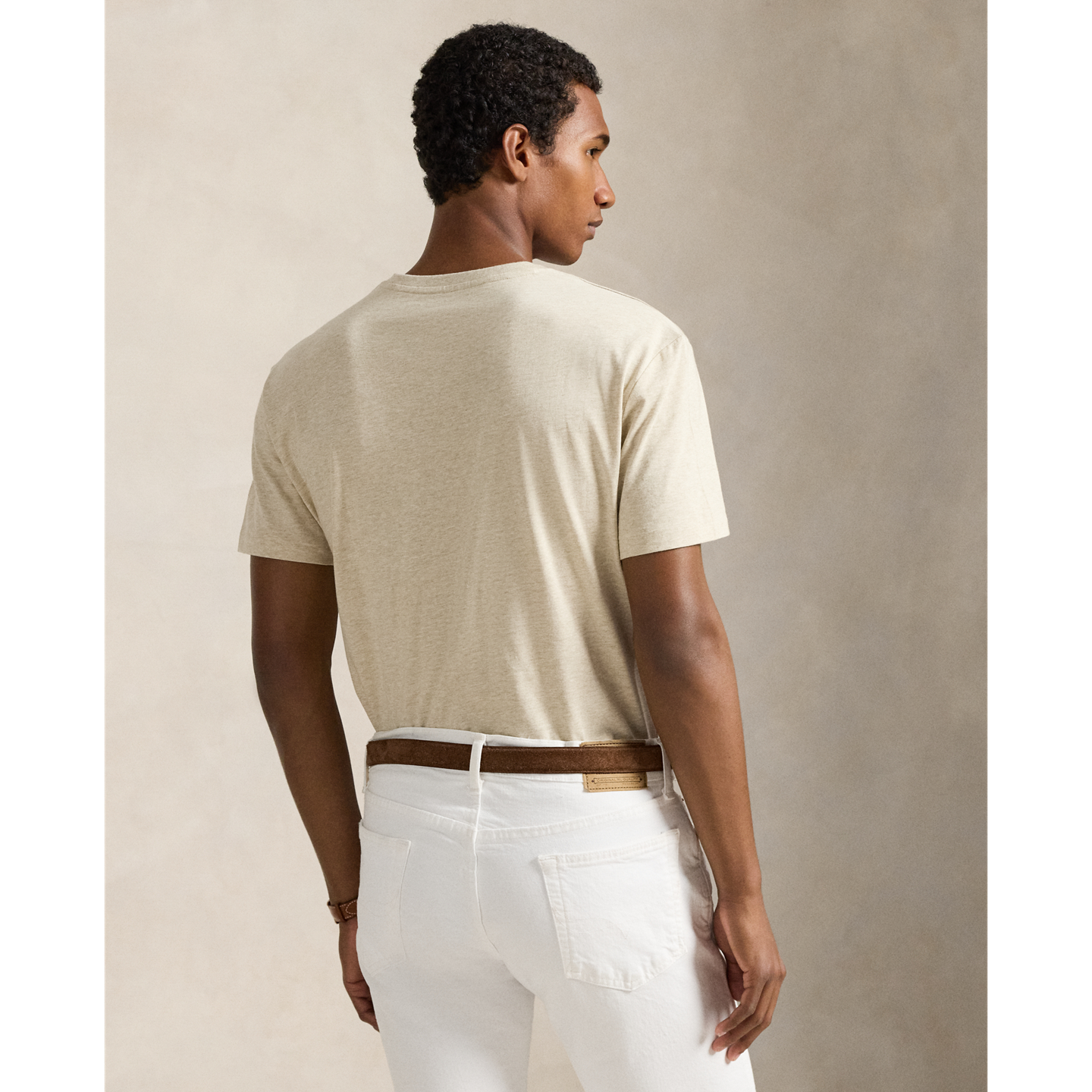 Мужская футболка Ralph Lauren Classic Fit Jersey V-Neck, цвет: Дюнный меланжевый / Коричневый — фото 2
