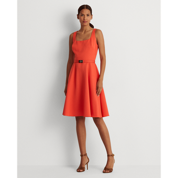 Mouwloze faille cocktailjurk