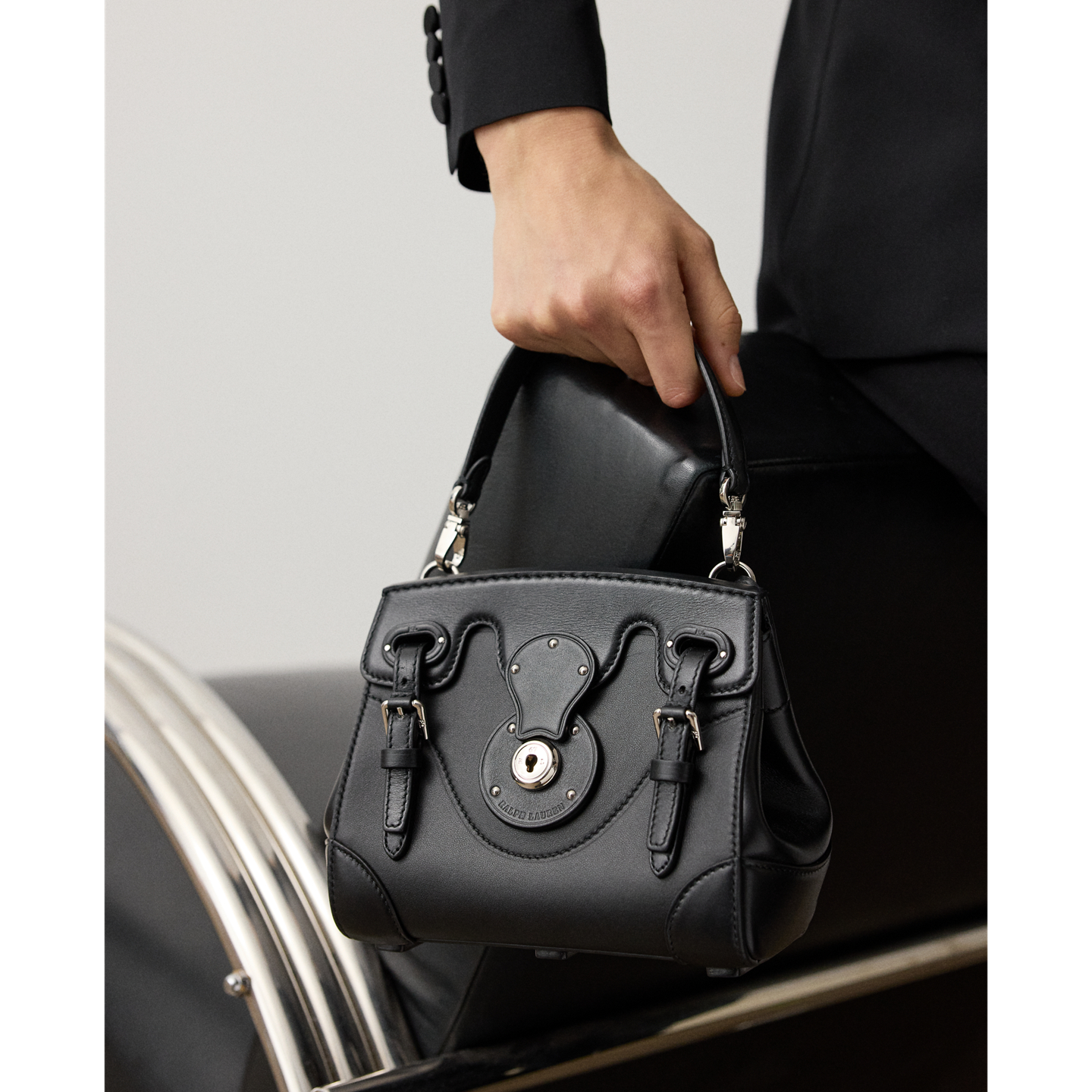 Женская сумка Ralph Lauren Soft Ricky 18 Calfskin, цвет: Чёрный — фото 5