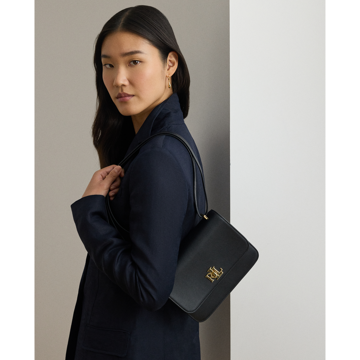Женская сумка Ralph Lauren Leather Medium Sophee, цвет: Чёрный — фото 5