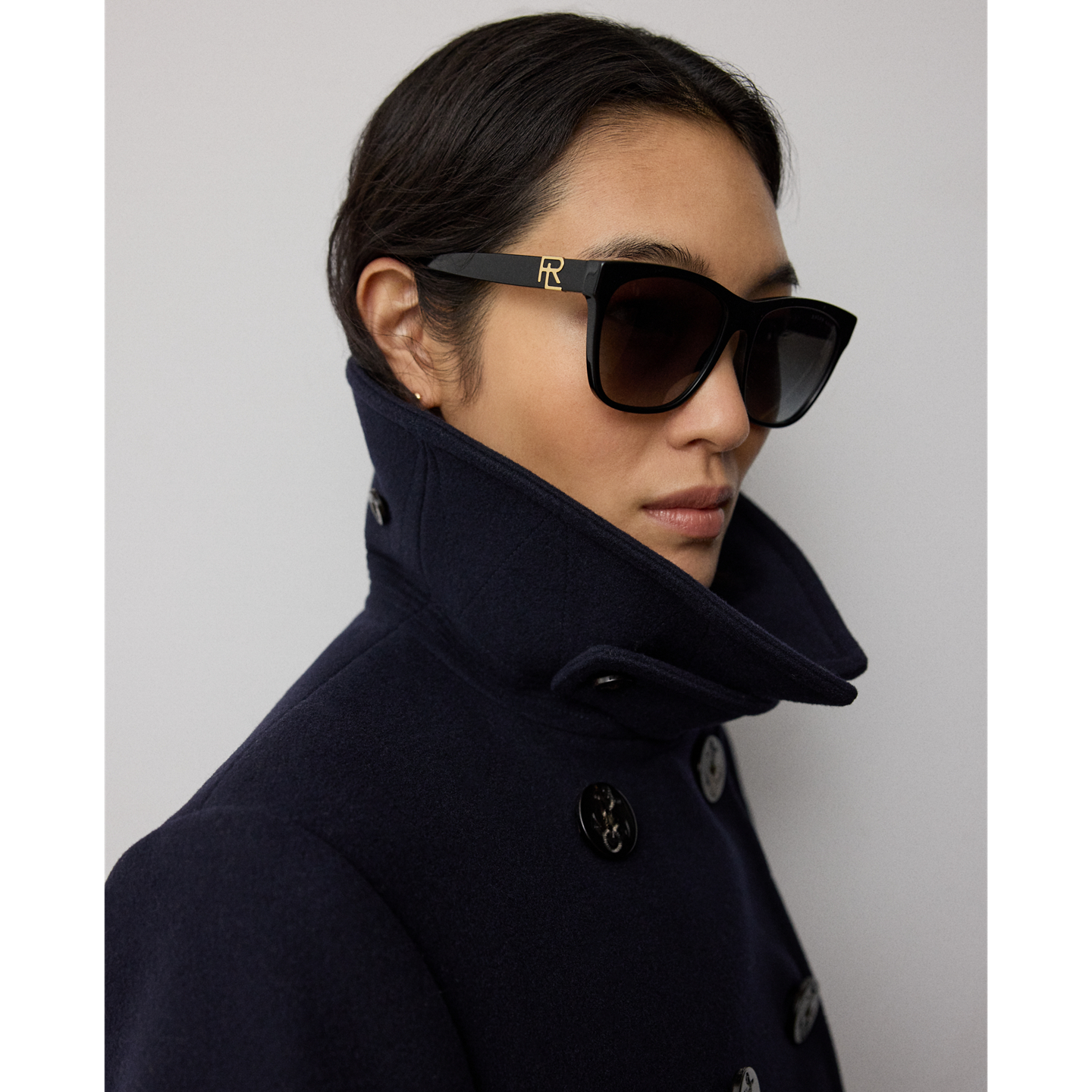 Женские солнцезащитные очки Ralph Lauren RL Ricky II Sunglasses, цвет: Чёрный — фото 3