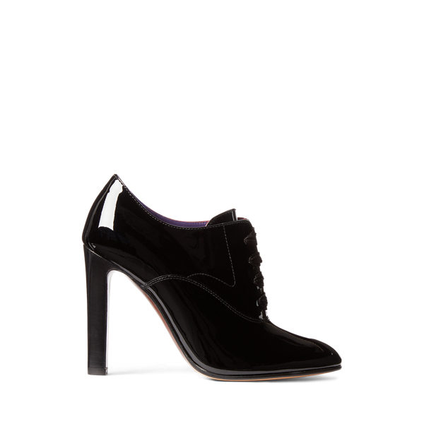 Patent pump heels clearance