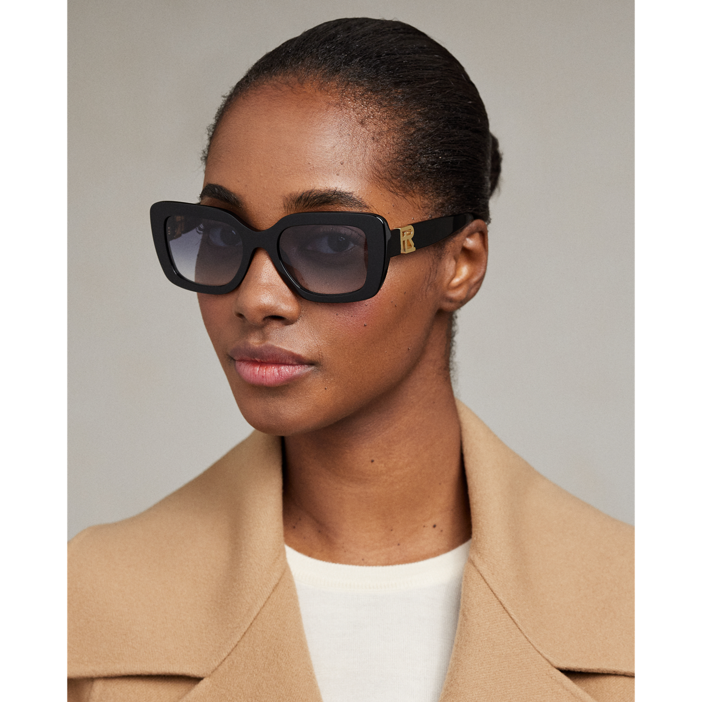 Женские солнцезащитные очки Ralph Lauren RL Nikki Sunglasses, цвет: Чёрный — фото 3