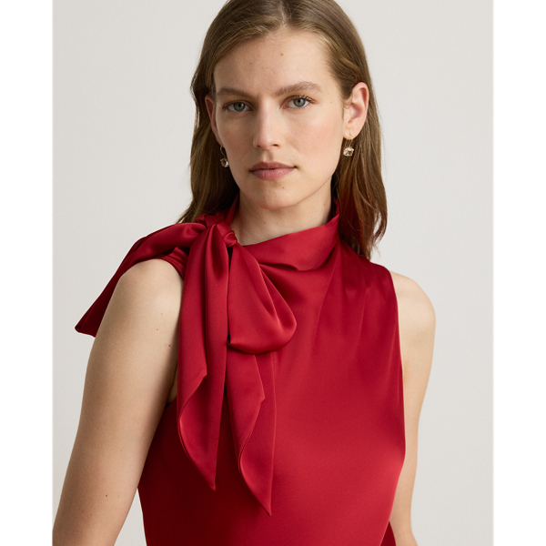 Mouwloze charmeuse blouse met strikhals
