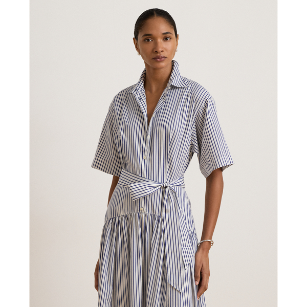 Vestido camiseiro &agrave;s riscas com cinto