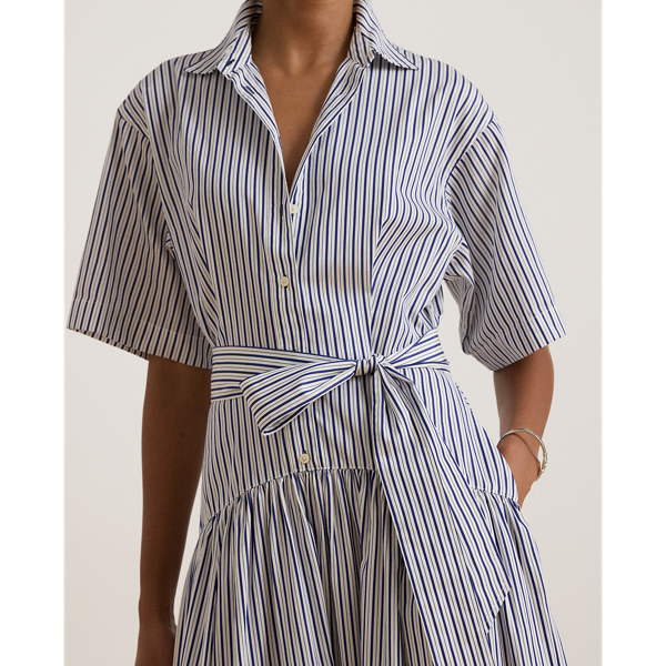 Vestido camiseiro &agrave;s riscas com cinto