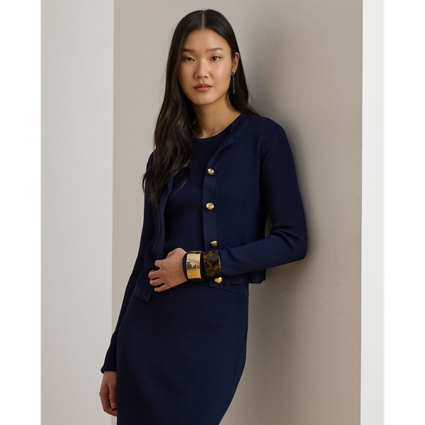 Rundhals-Strickjacke in Rippenstrick