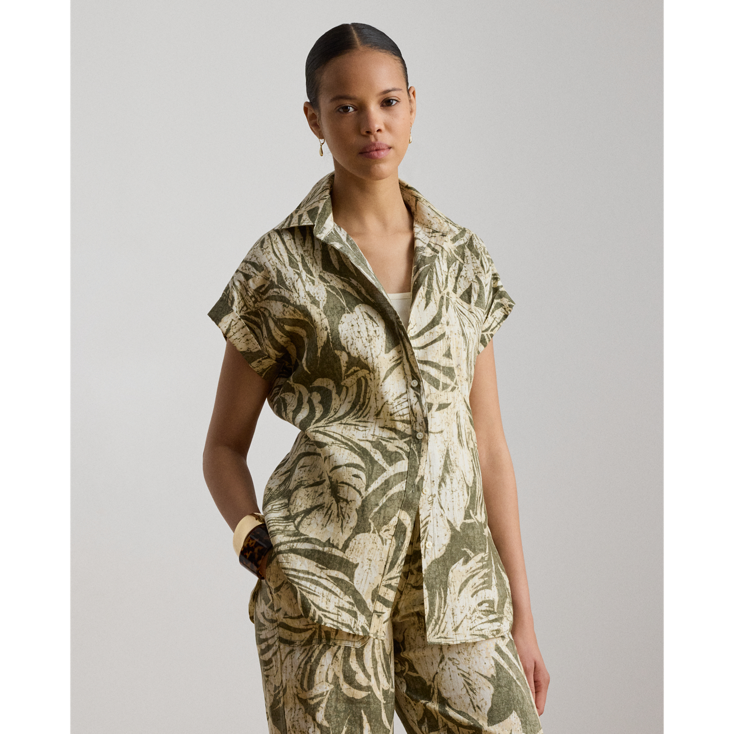 Женская рубашка Ralph Lauren Relaxed Fit Print Short-Sleeve, цвет: Оливковый разноцветный — фото 4