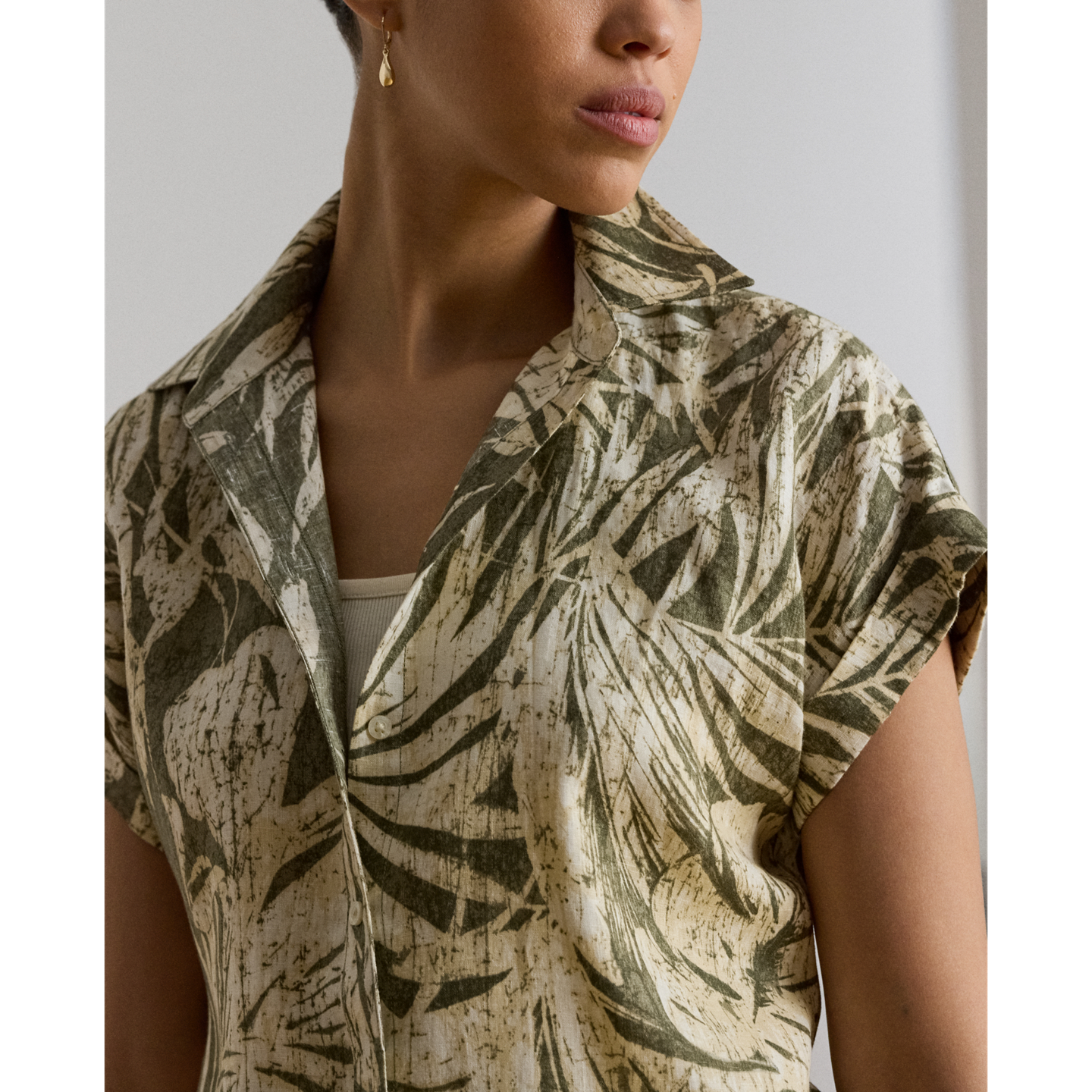 Женская рубашка Ralph Lauren Relaxed Fit Print Short-Sleeve, цвет: Оливковый разноцветный — фото 3
