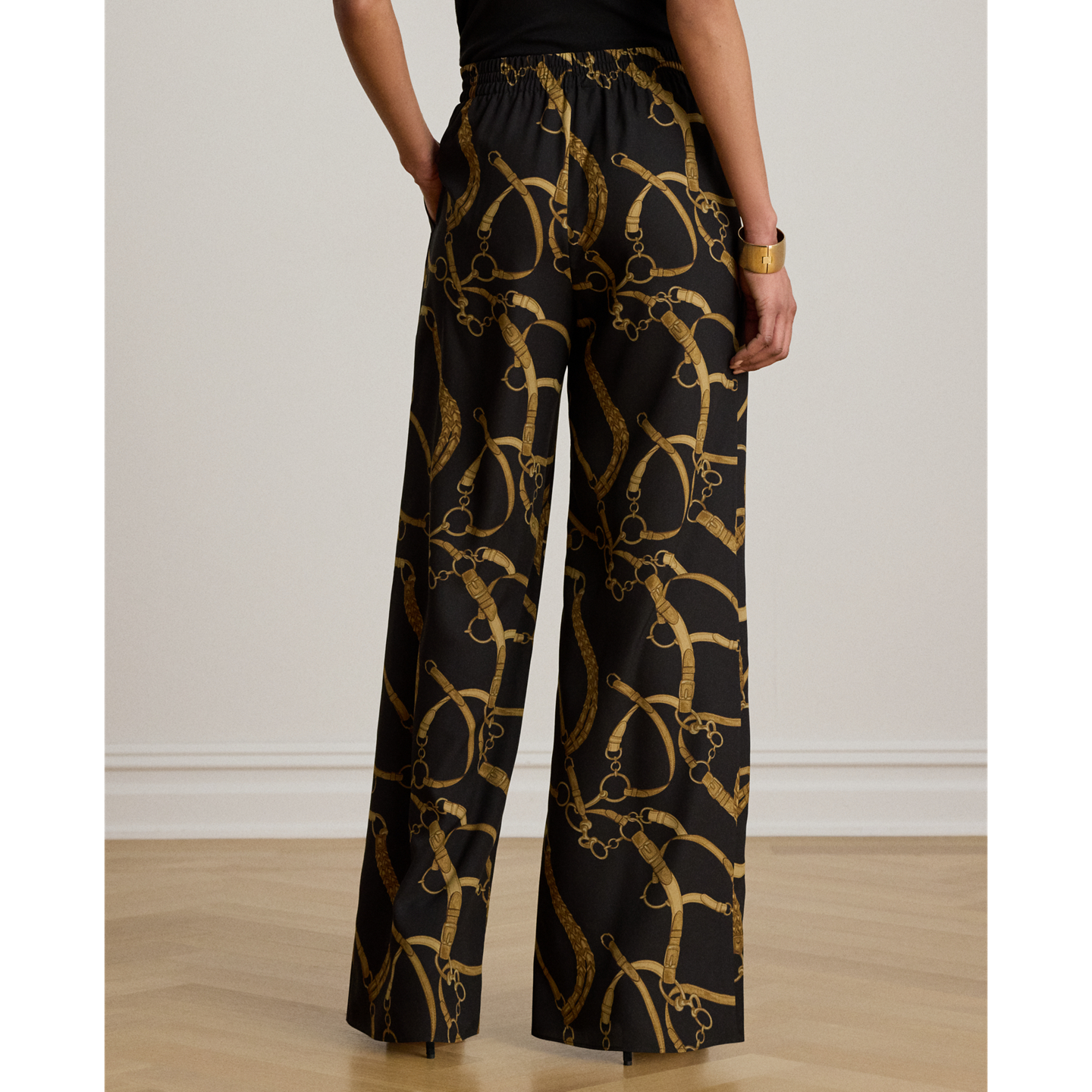 Женские брюки Ralph Lauren Belting-Print Crepe Wide-Leg, цвет: Чёрный / Рыжевато-коричневый — фото 2