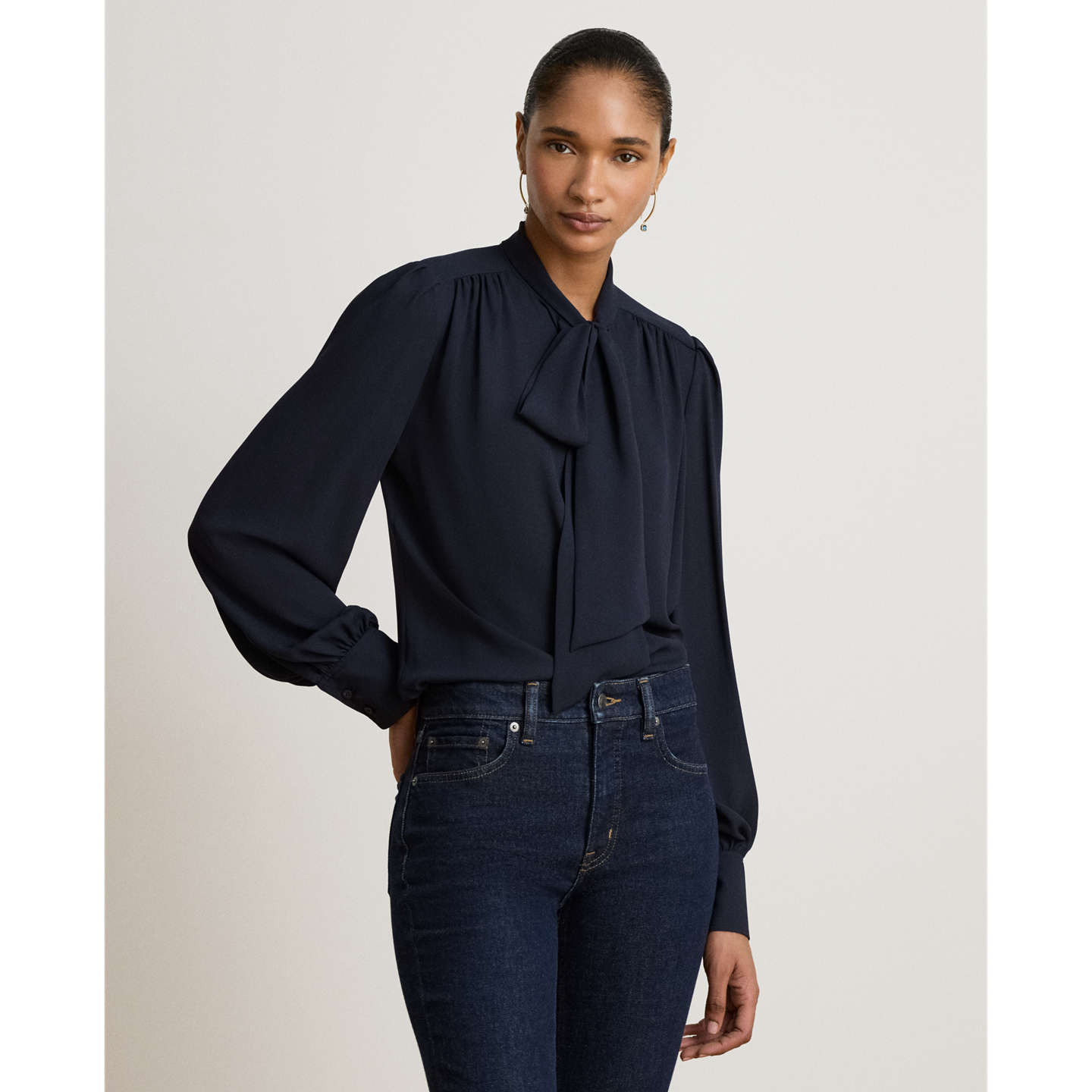 Женская блузка Ralph Lauren Georgette Tie-Neck Blouse, цвет: Тёмно-синий — фото 4