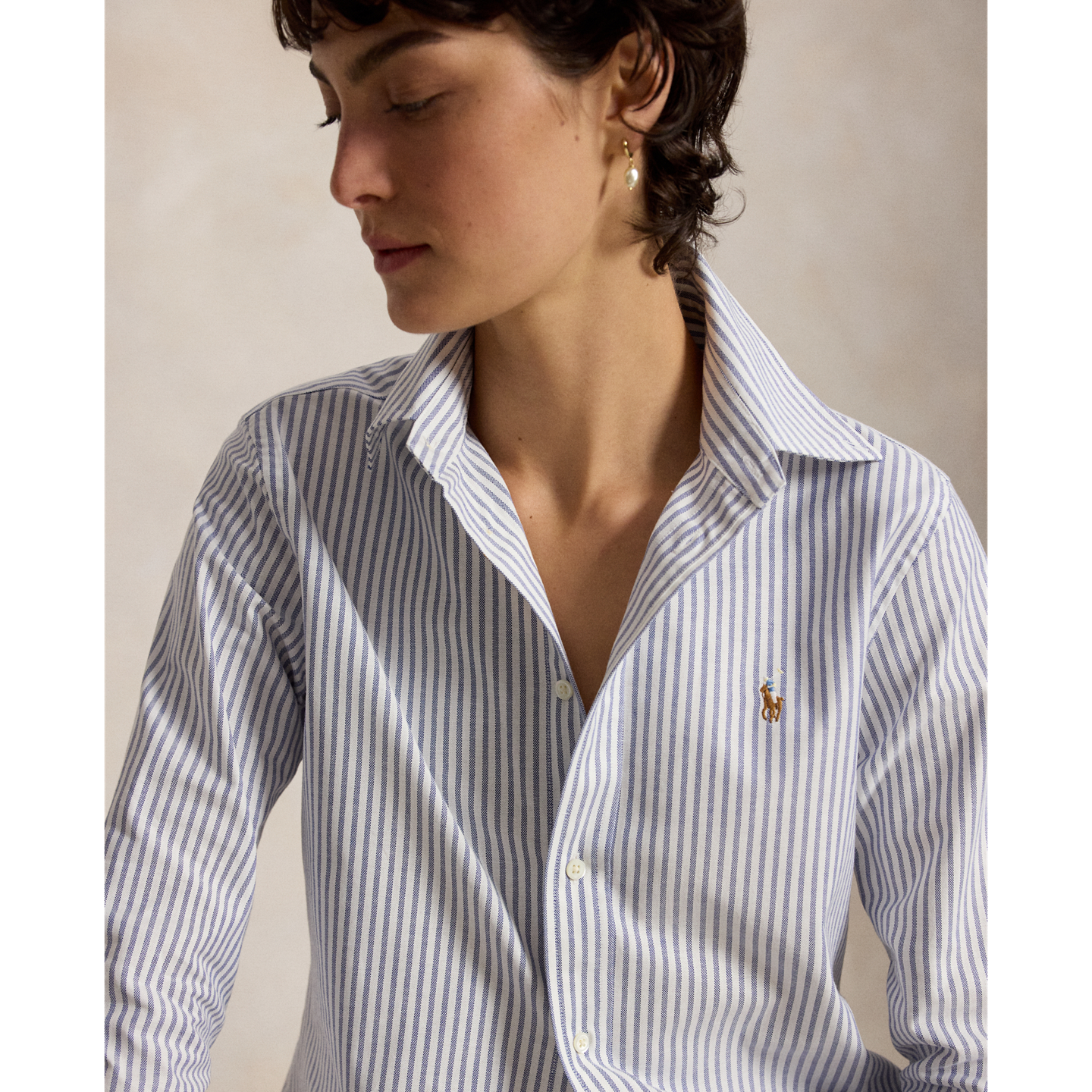 Женская рубашка Ralph Lauren Stretch Slim Fit Striped Oxford, цвет: Белый / Королевский синий — фото 3