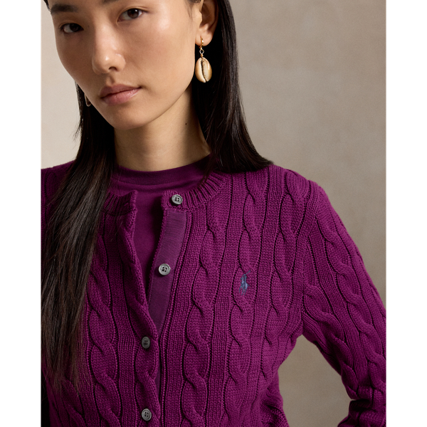 Rundhalsstrickjacke mit Zopfmuster 