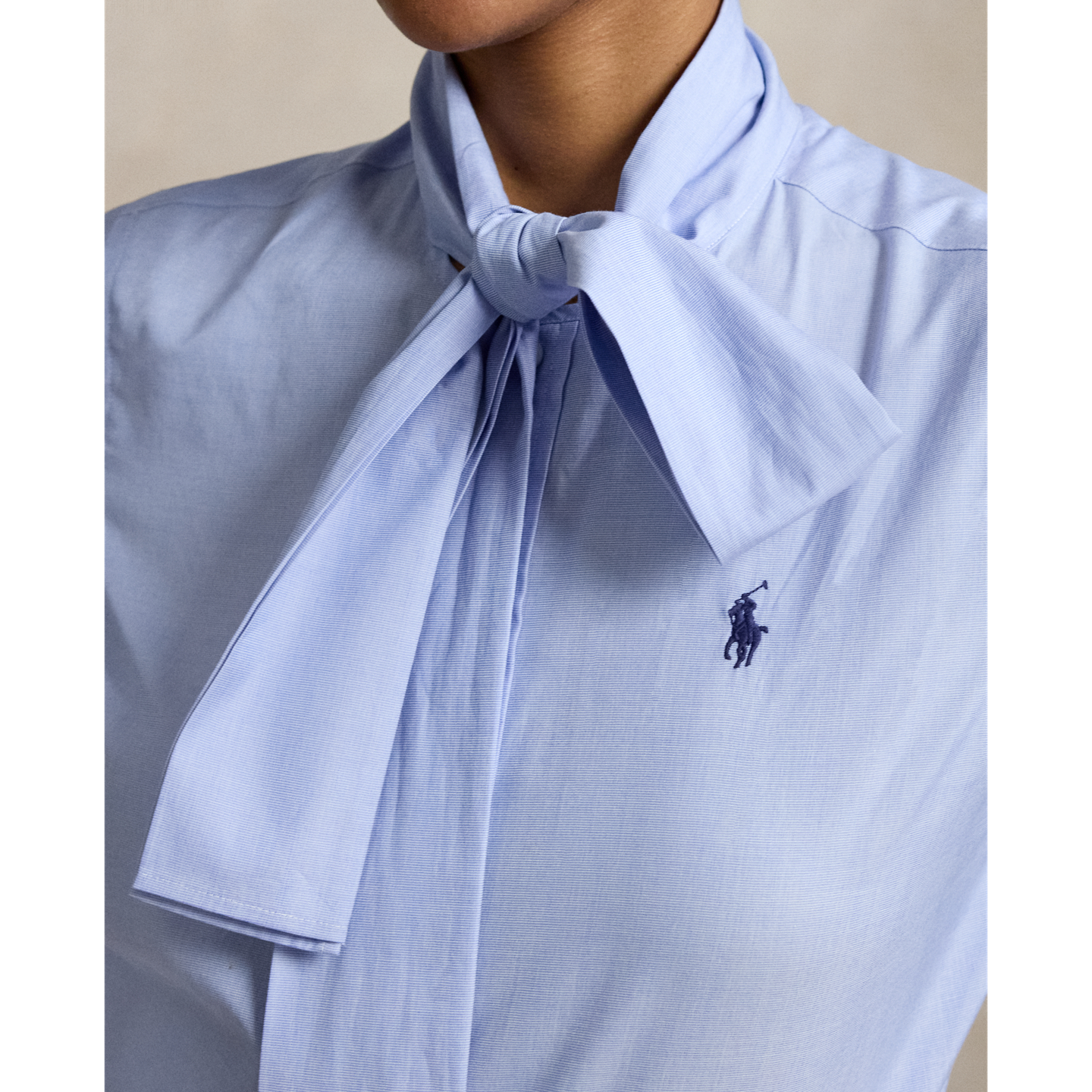 Женская рубашка Ralph Lauren Slim Fit Cotton Tie-Neck, цвет: Средний синий — фото 3