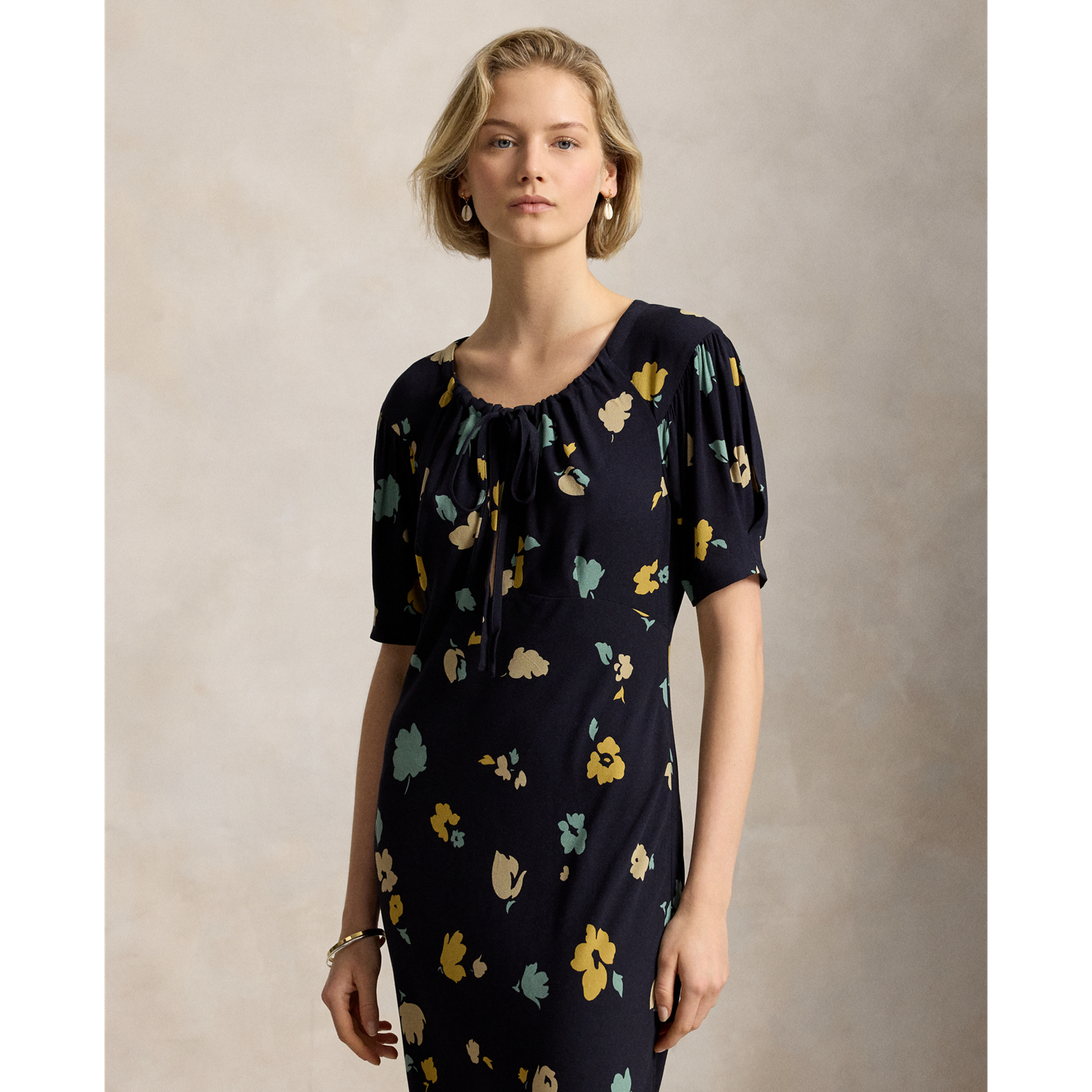 Женское платье Ralph Lauren Floral-Print Crepe, цвет: Тёмно-синий / Жёлтый разноцветный — фото 1