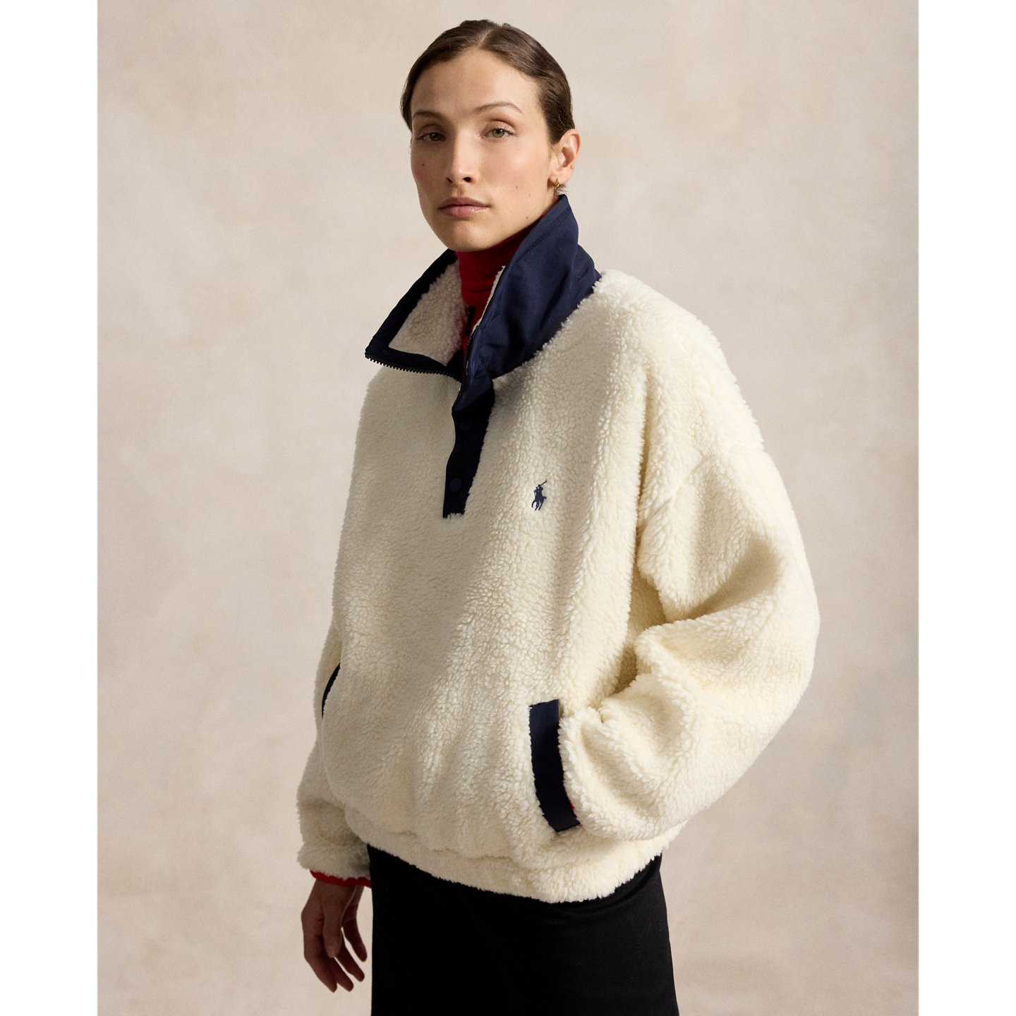 Женский флисовый свитшот Ralph Lauren Polo Bear с высоким горлом из длинного ворса, цвет: Кремовый разноцветный — фото 4