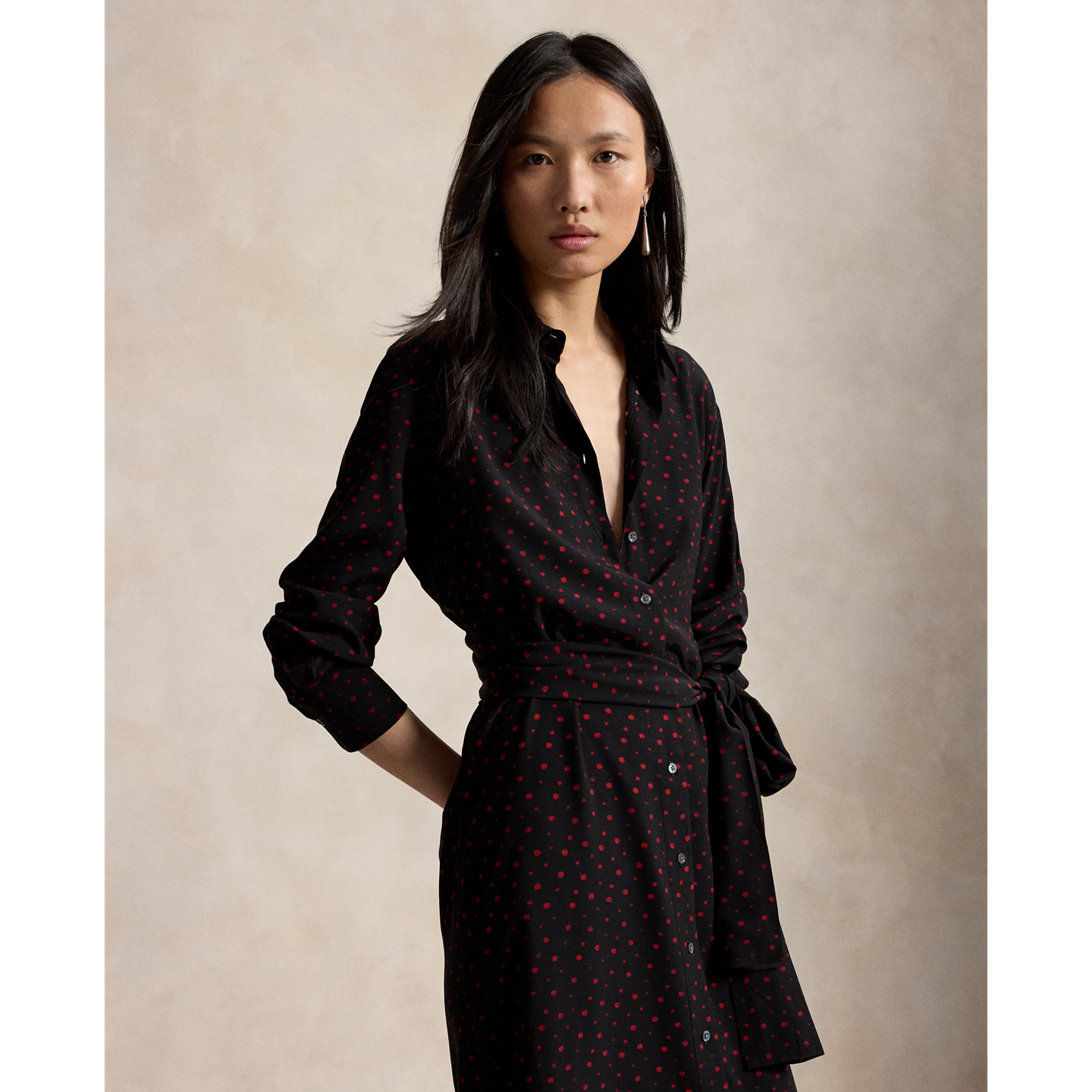 Женское платье Ralph Lauren Printed Crepe Tie-Waist Shirtdress, цвет: Разноцветный чёрный красный — фото 1