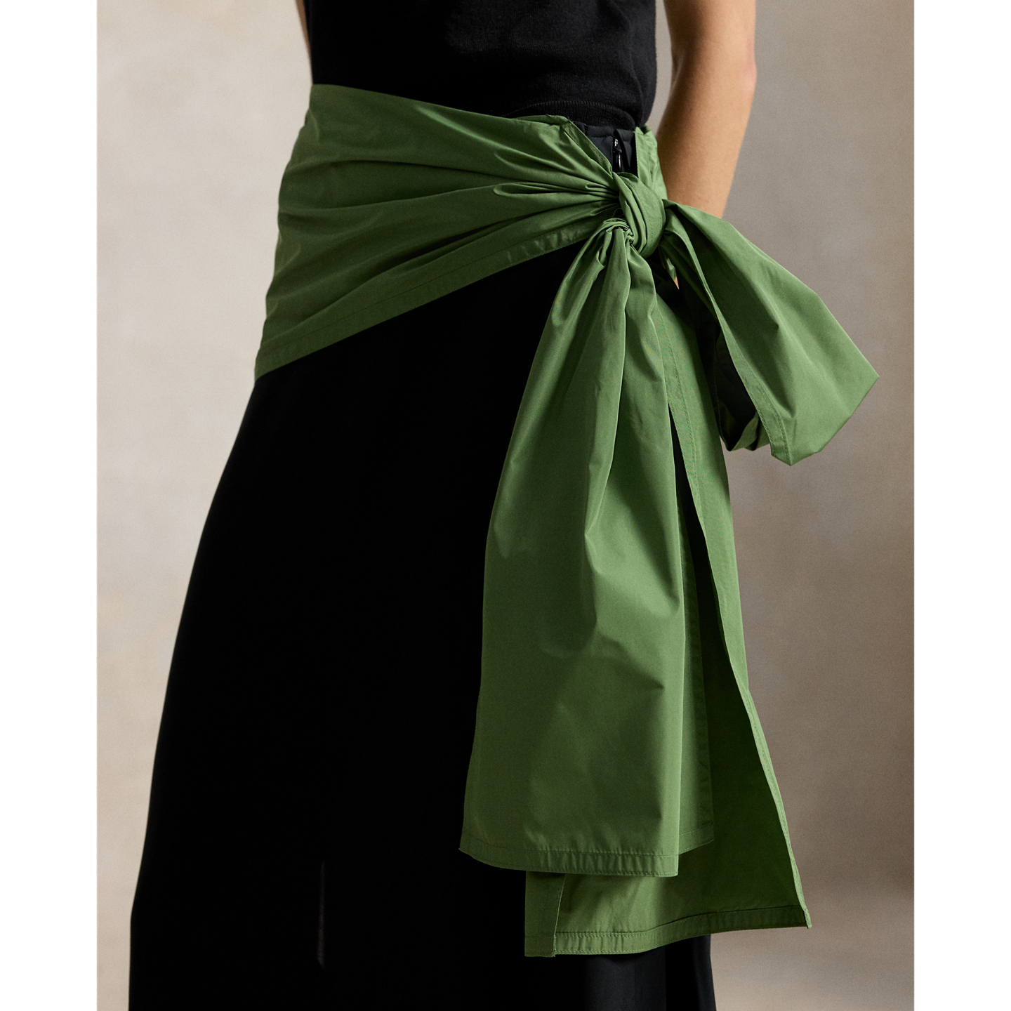 Женские юбки Polo Ralph Lauren Taffeta-Sash Maxiskirt, цвет: Чёрный / Зелёный — фото 3