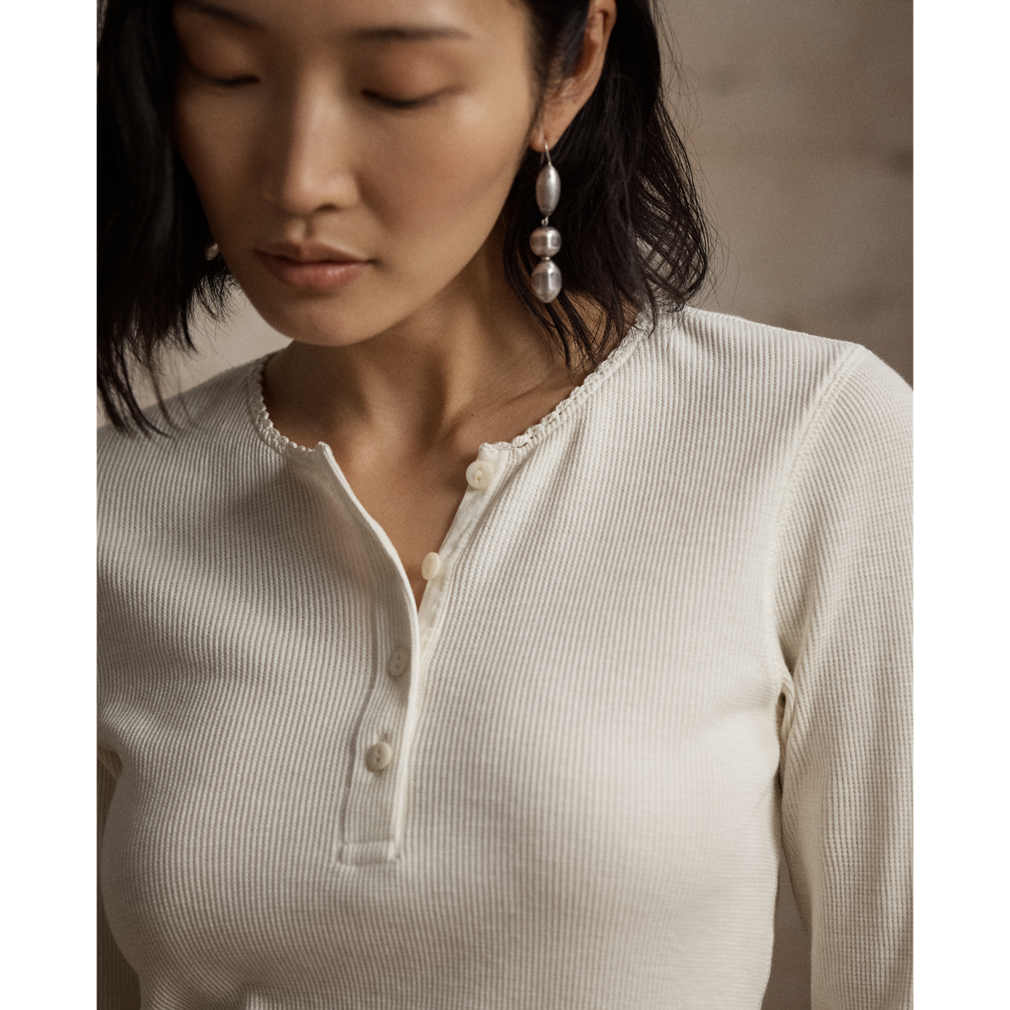Женская рубашка Ralph Lauren Stretch Waffle-Knit Henley, цвет: Состаренный кремовый — фото 4