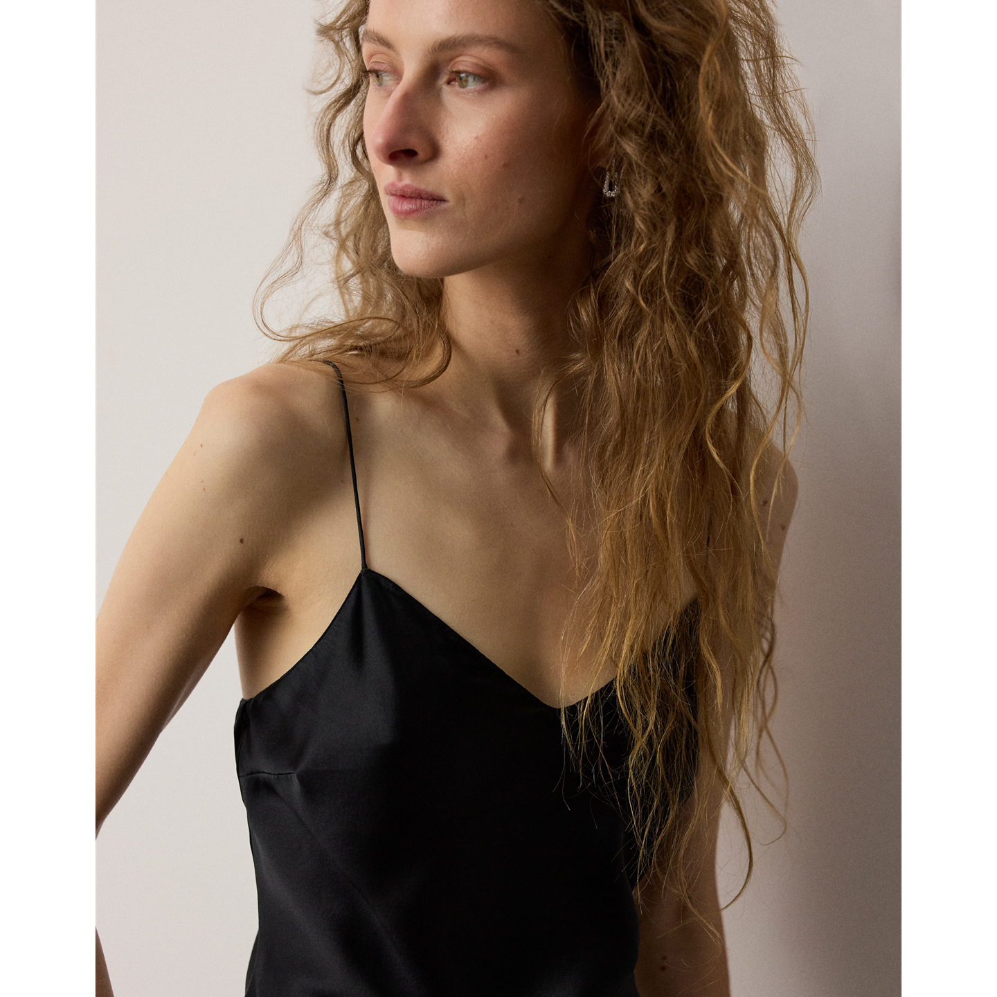 Женский топ Ralph Lauren Annelia Washed Silk Charmeuse Camisole, цвет: Чёрный — фото 3