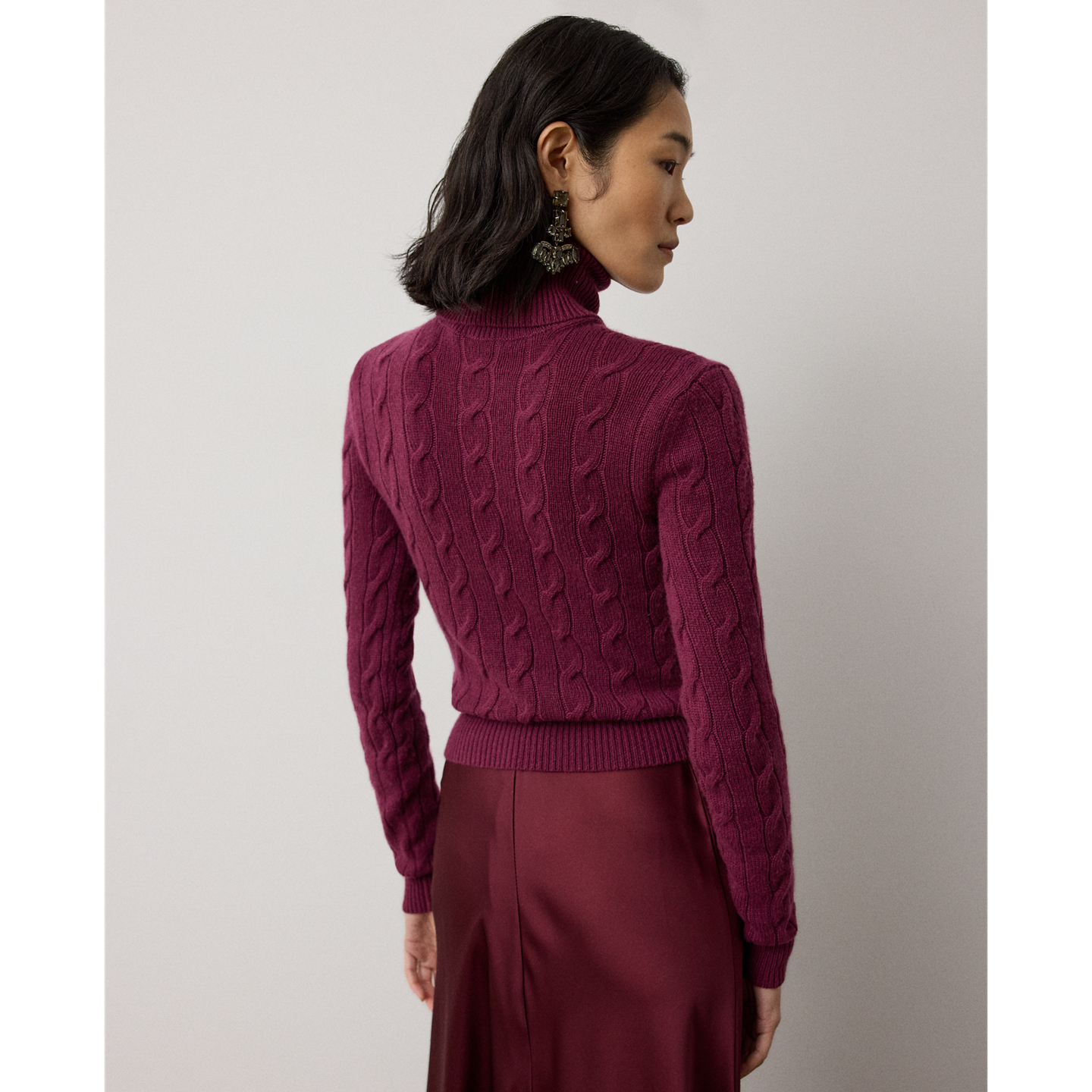 Женский свитер Ralph Lauren Cable-Knit Cashmere Turtleneck, цвет: Carmine — фото 2