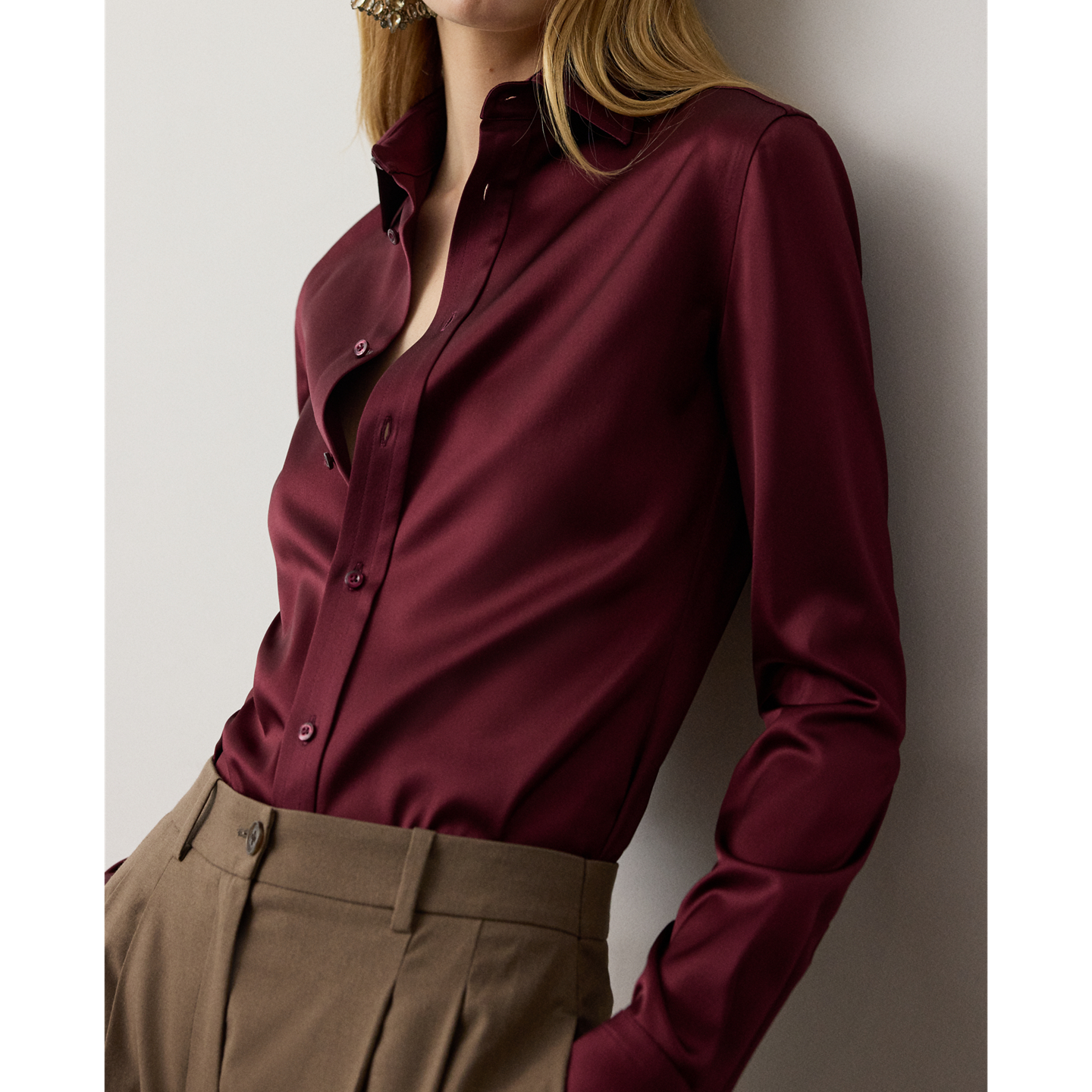 Женская рубашка Ralph Lauren Cameron II Straight Fit Satin, цвет: Carmine — фото 3