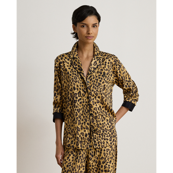 Pijama em cetineta com padr&atilde;o leopardo