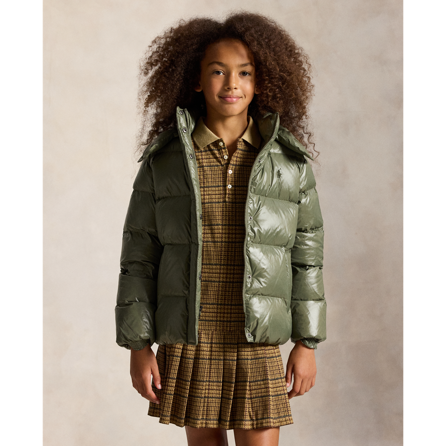 Детская куртка Ralph Lauren Glossy Down Hooded, цвет: Оливковый — фото 2