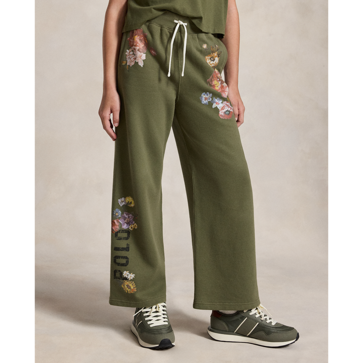 Детские брюки Ralph Lauren Floral Wide-Leg Fleece Sweatpant, цвет: Оливковый — фото 2