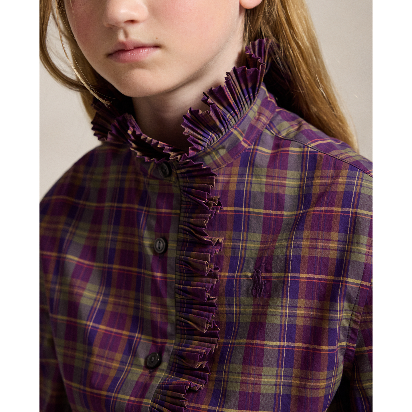 Детский топ Ralph Lauren Plaid Ruffled Cotton Poplin, цвет: Фиолетовый зелёный разноцветный клетчатый — фото 3
