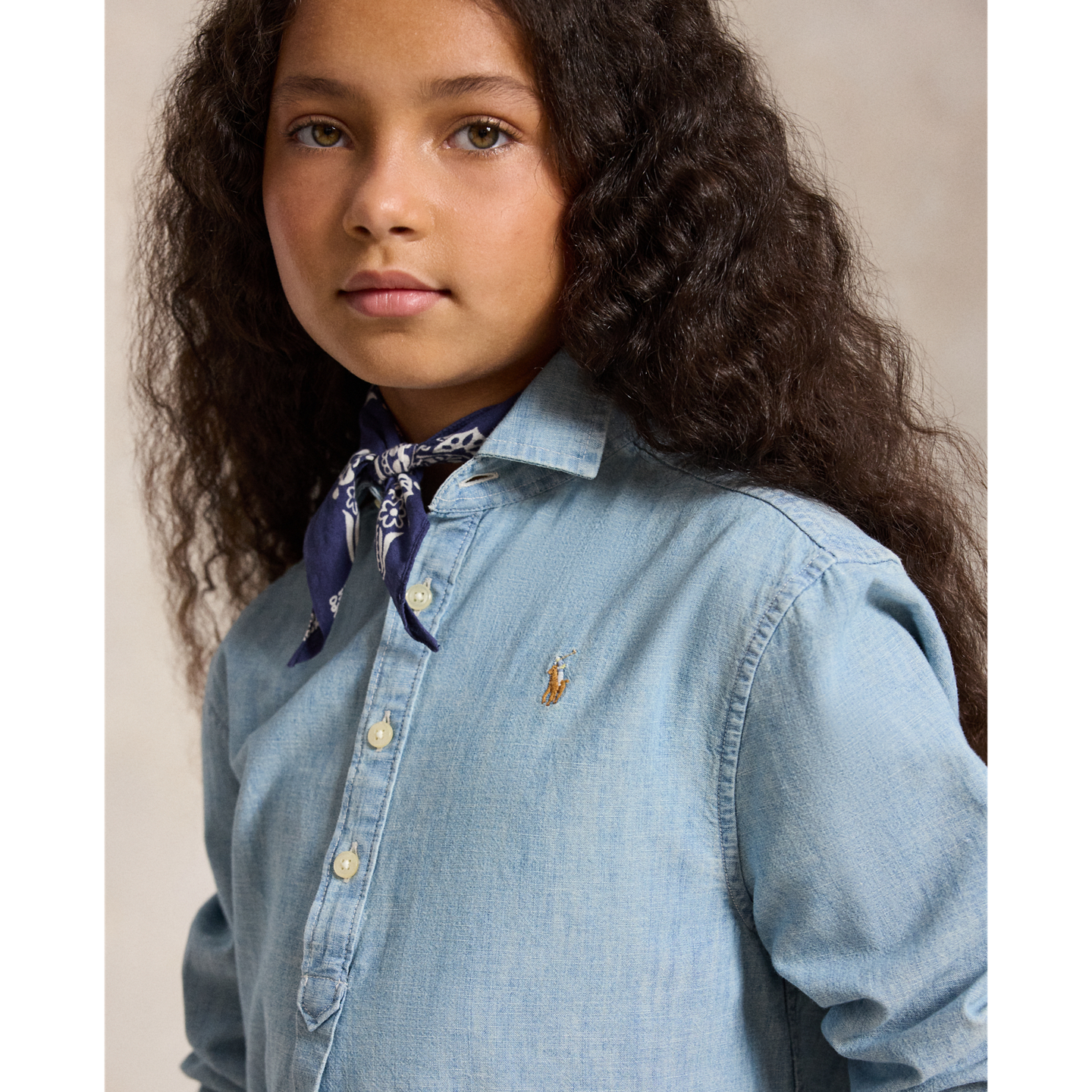 Детская рубашка Ralph Lauren Indigo Cotton Chambray Boxy, цвет: Средняя варка — фото 3