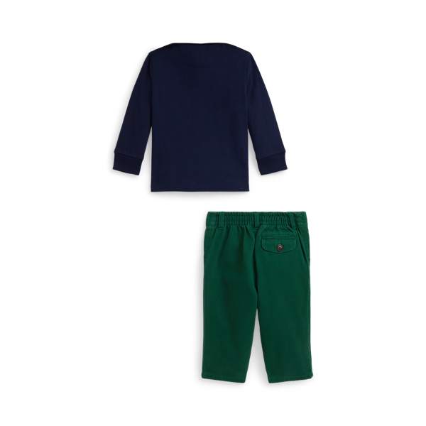 Chemise de rugby et pantalon chino