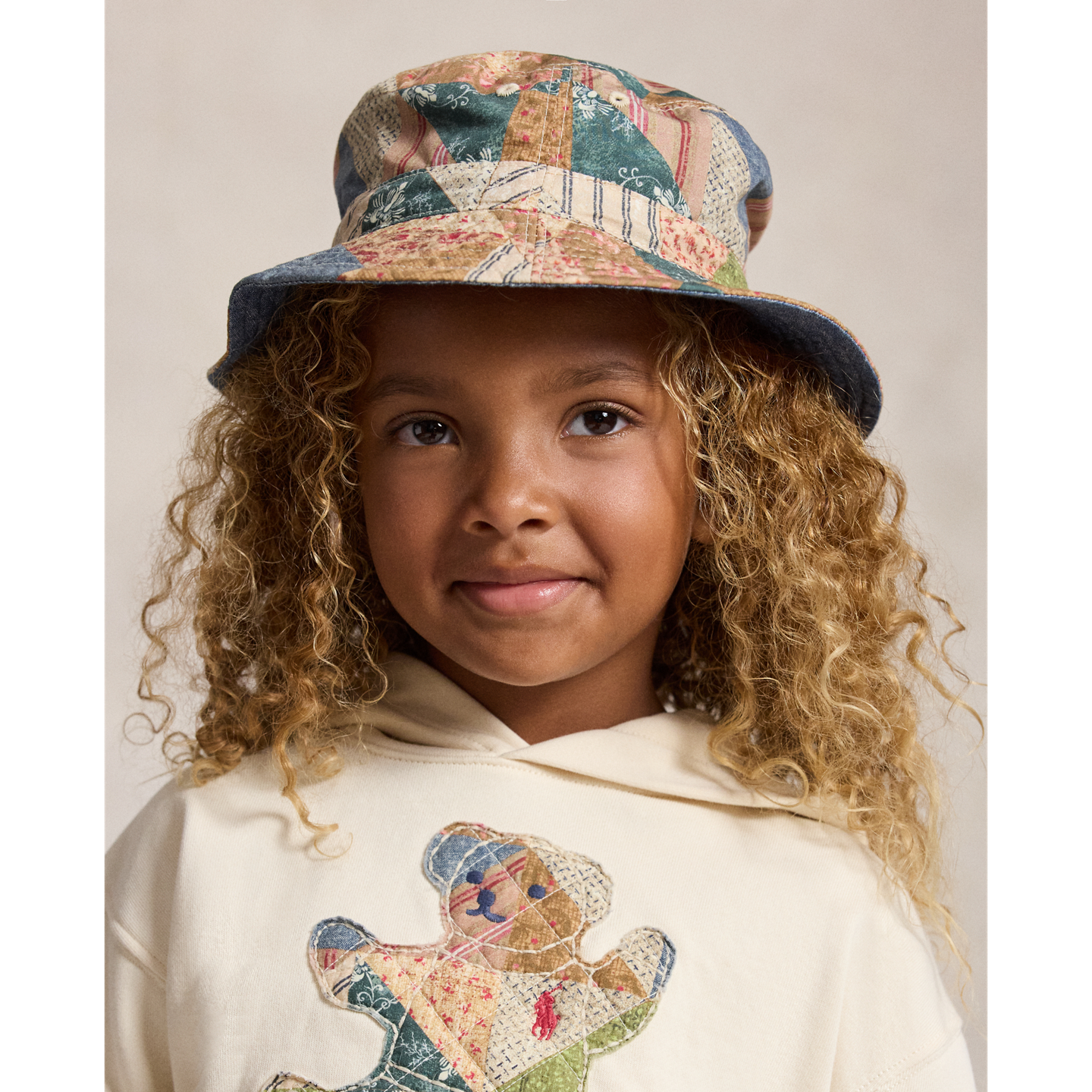 Детская панама Ralph Lauren Patchwork Reversible Cotton Bucket Hat, цвет: Cortney Patchwork — фото 3