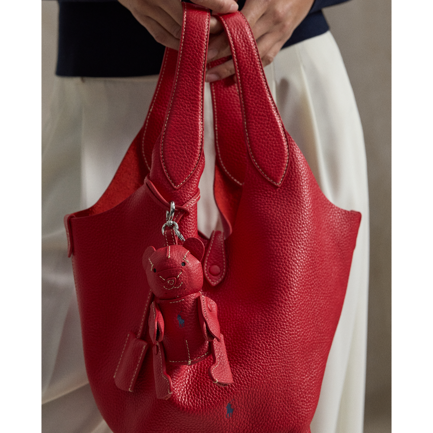 Женский брелок Ralph Lauren Polo Bear Leather Bag Charm, цвет: Вишнёвый — фото 3