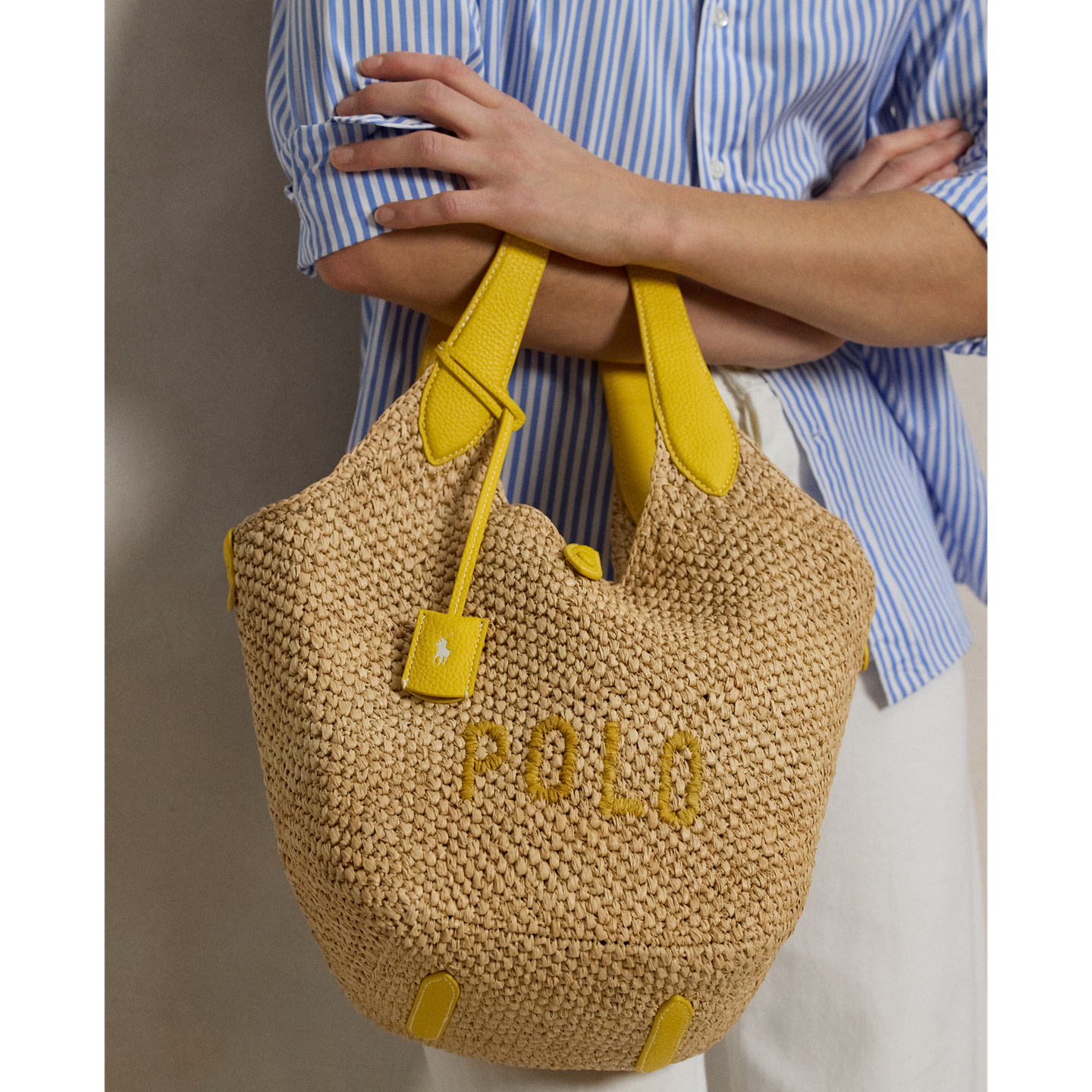 Женские сумки Ralph Lauren Polo Play Raffia-Leather Logo Tote, цвет: Натуральный / Жёлтый — фото 5