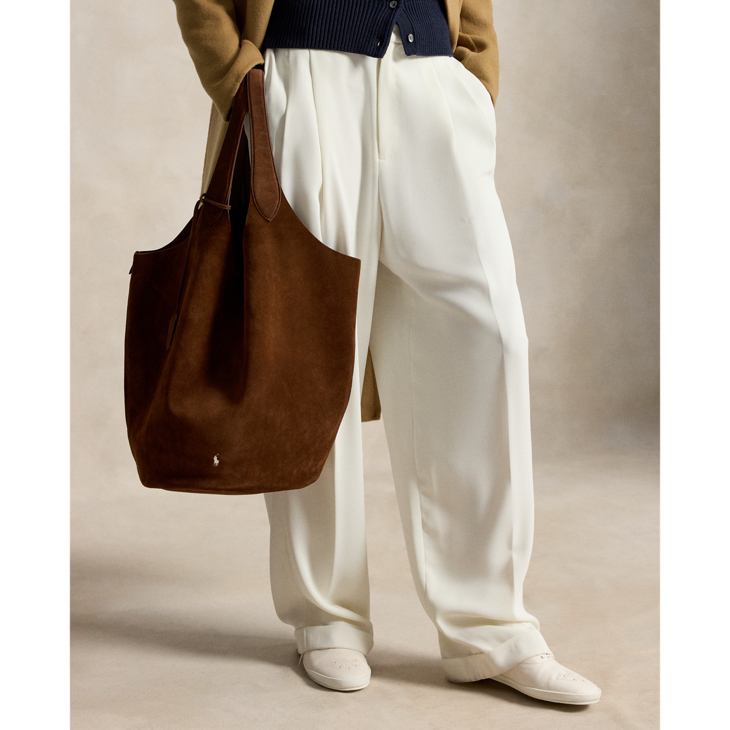 Женские сумки Ralph Lauren Polo Play Suede Large Tote, цвет: Cafe — фото 5