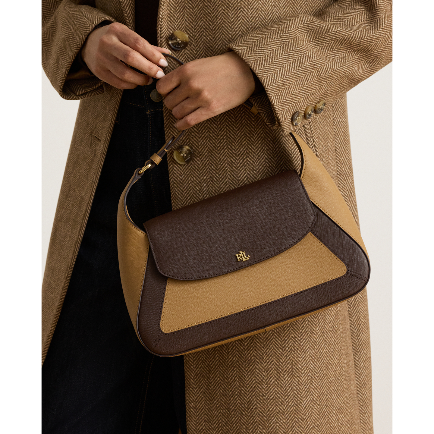 Женская сумка Ralph Lauren Two-Tone Medium Schylar Shoulder, цвет: Верблюжий / Каштановый коричневый — фото 5