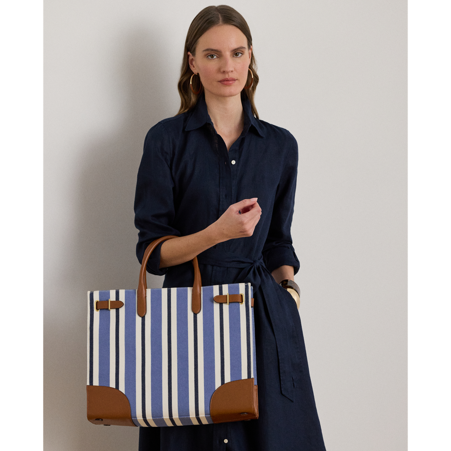 Женская сумка Ralph Lauren Striped Canvas Large Devyn, цвет: Синий полосатый / Рыжевато-коричневый — фото 5