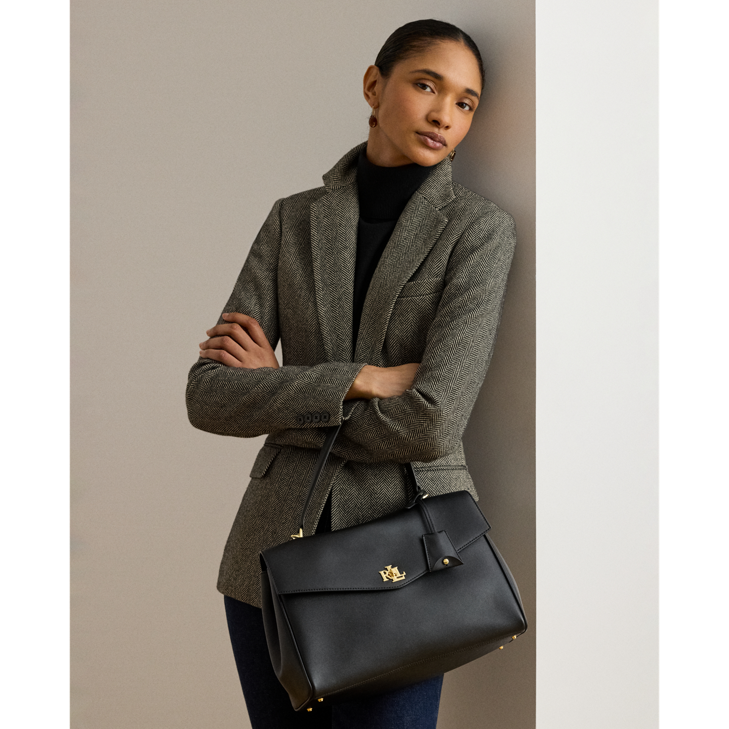 Женская сумка Ralph Lauren Nappa Leather Medium Farrah Soft Satchel, цвет: Чёрный — фото 6