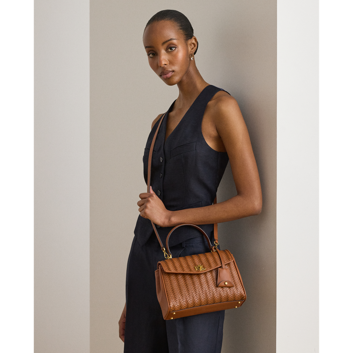 Женская сумка Ralph Lauren Woven Leather Small Farrah Soft Satchel, цвет: Рыжевато-коричневый — фото 5