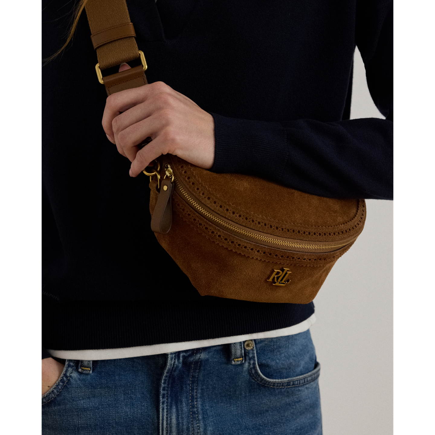 Женская сумка Ralph Lauren Perforated Suede Marcy Belt, цвет: Светлый табачный — фото 6