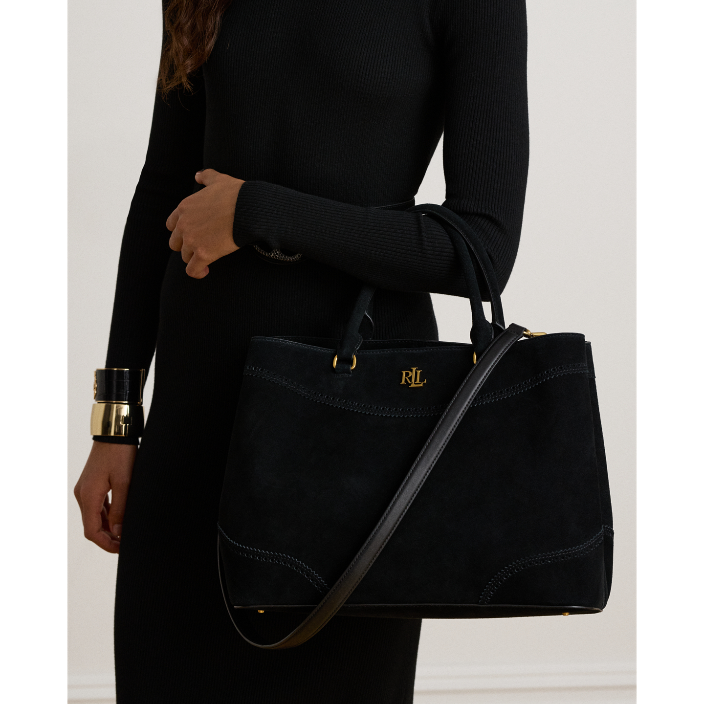 Женская сумка Ralph Lauren Perforated Suede Large Marcy Satchel, цвет: Чёрный — фото 6