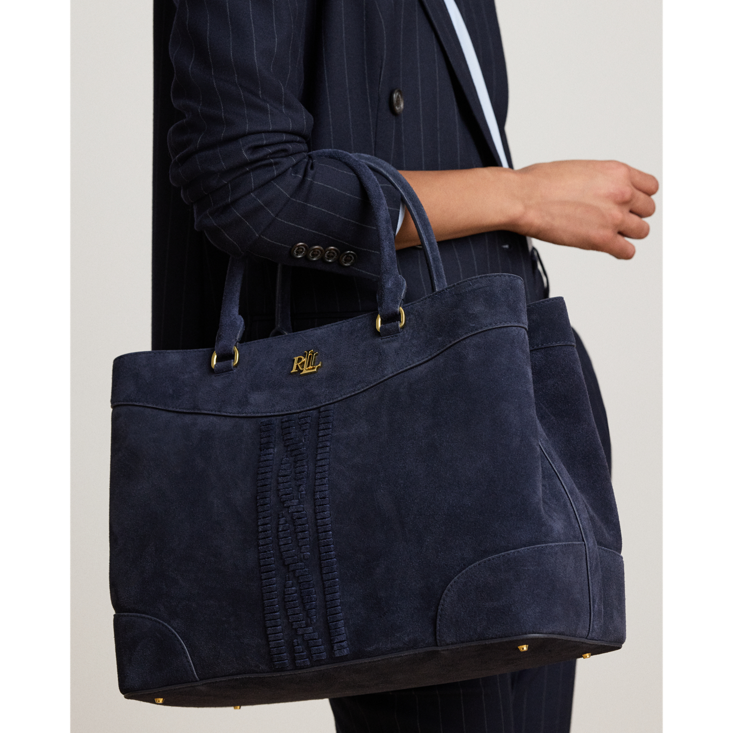 Женская сумка Ralph Lauren Cable-Embossed Suede Large Marcy Satchel, цвет: Тёмно-синий — фото 5
