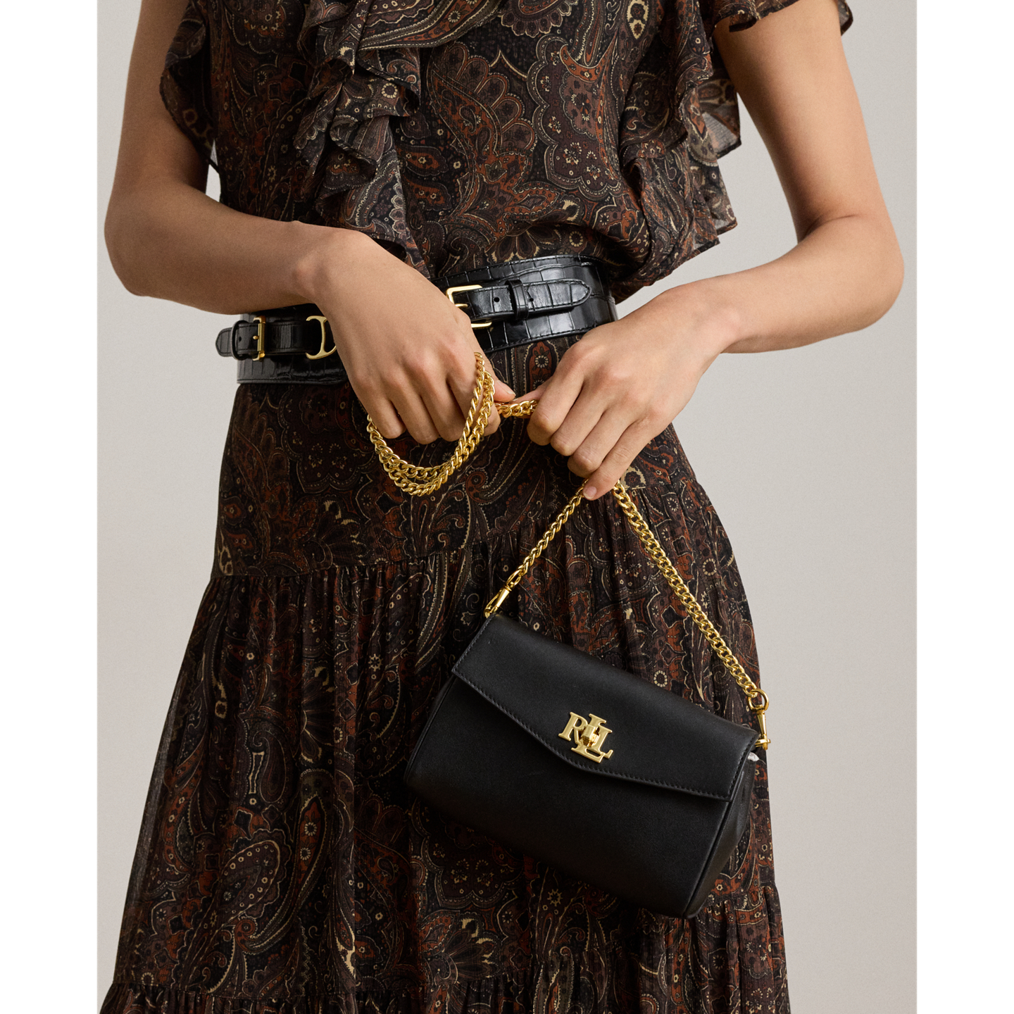Женская сумка Ralph Lauren Nappa Turn-Lock Wristlet Crossbody, цвет: Чёрный — фото 6